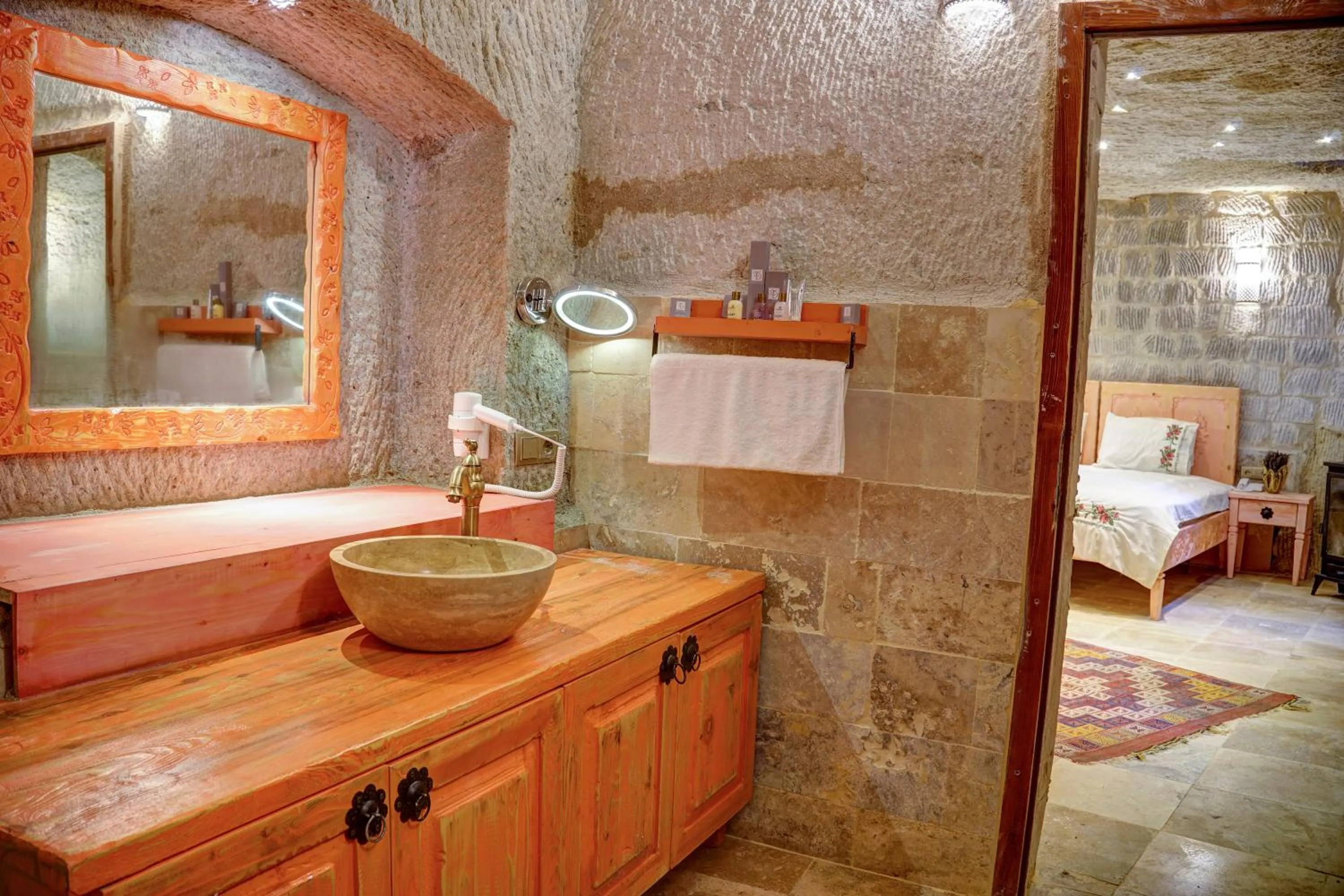 Bathroom, Bed in Aşk-ı Nare Cave Hotel Swimming Pool Hot & SPA