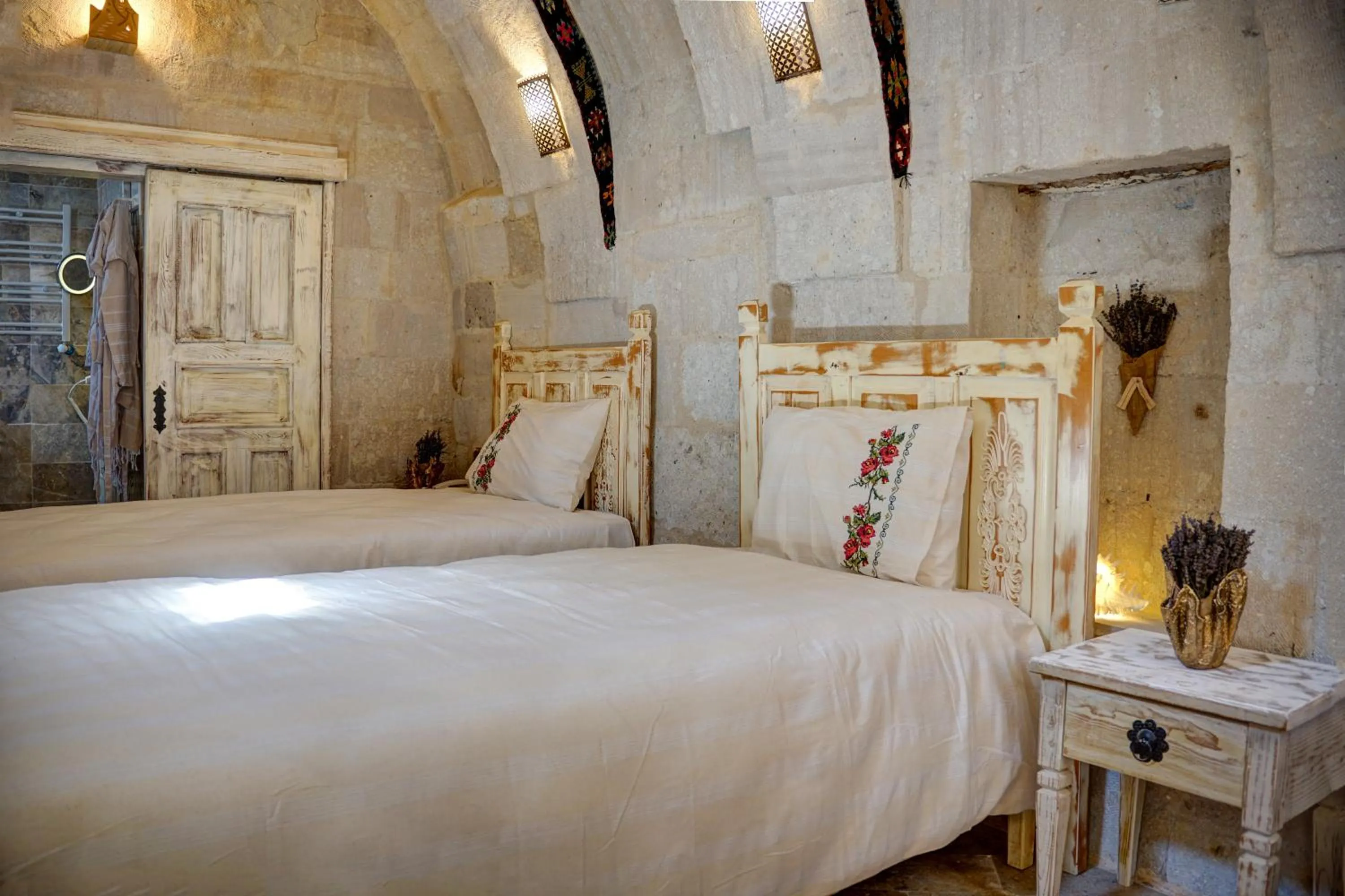 Photo of the whole room, Bed in Aşk-ı Nare Cave Hotel Swimming Pool Hot & SPA