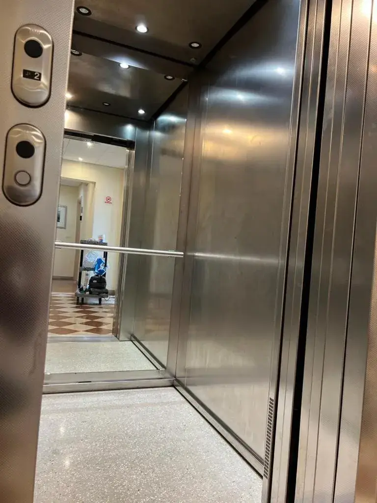 elevator in Cà Dei Barcaroli