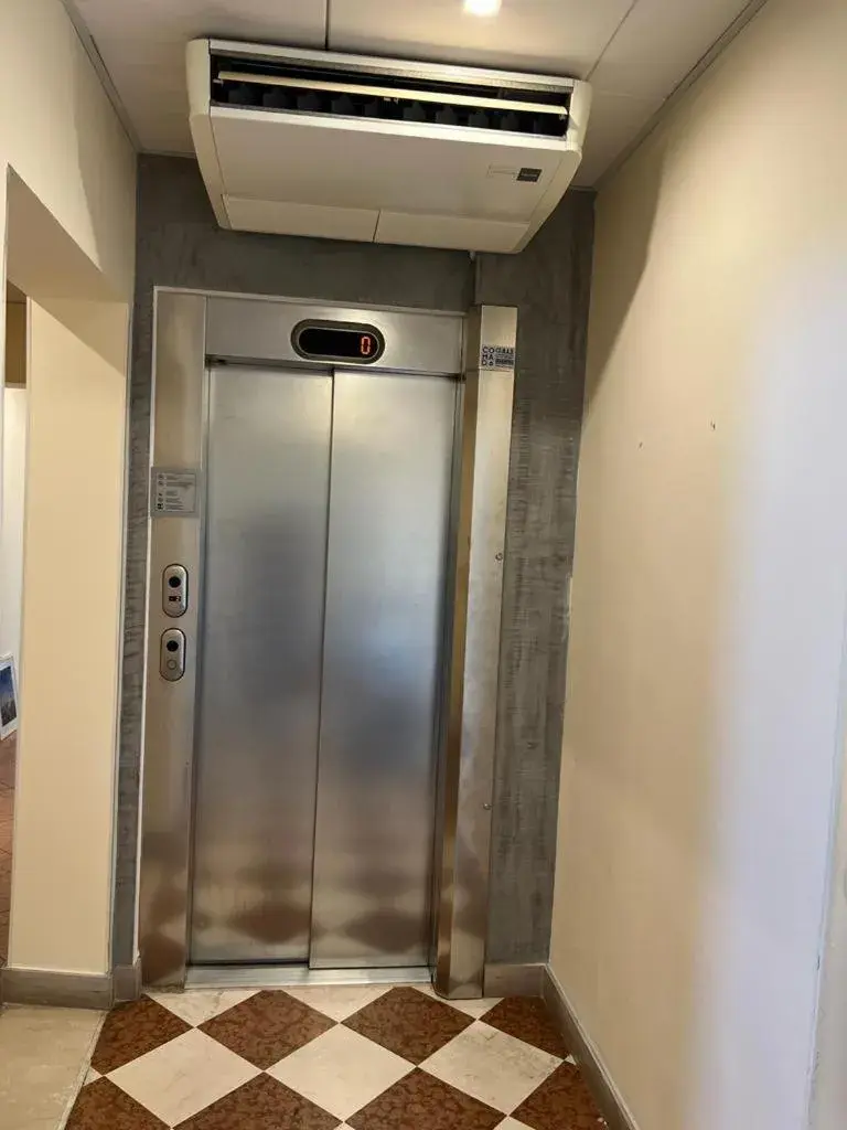 elevator, Bathroom in Cà Dei Barcaroli