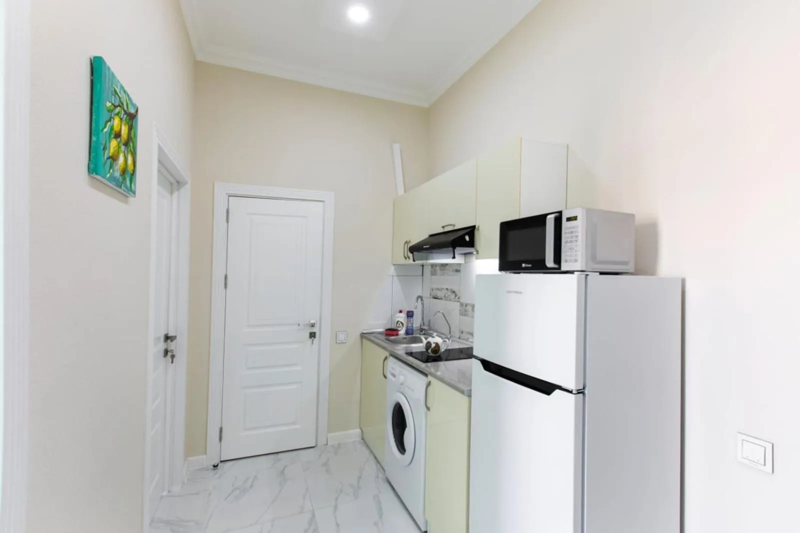 Kitchen or kitchenette in Leyla Apartments 2