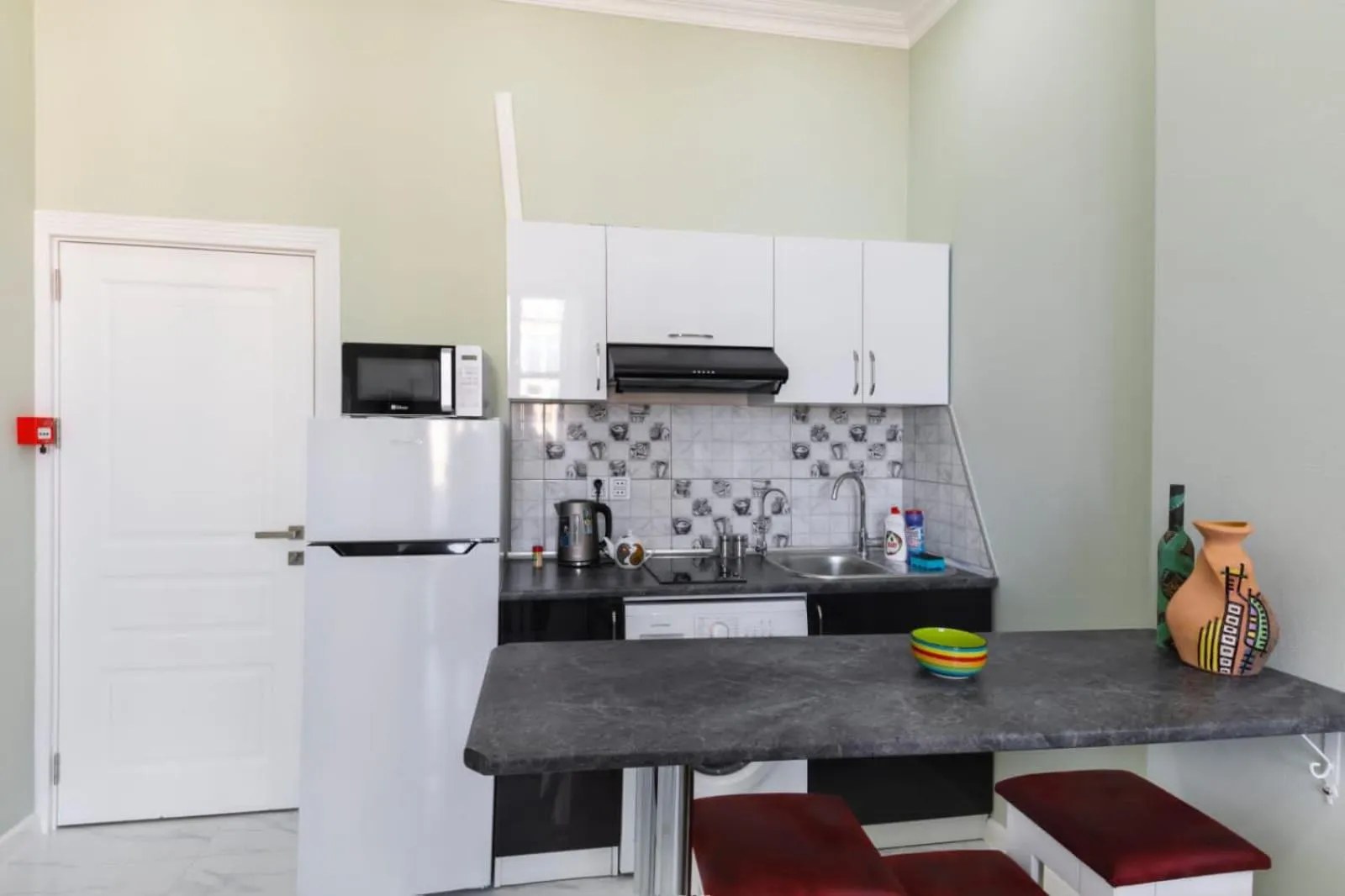 Kitchen or kitchenette in Leyla Apartments 2