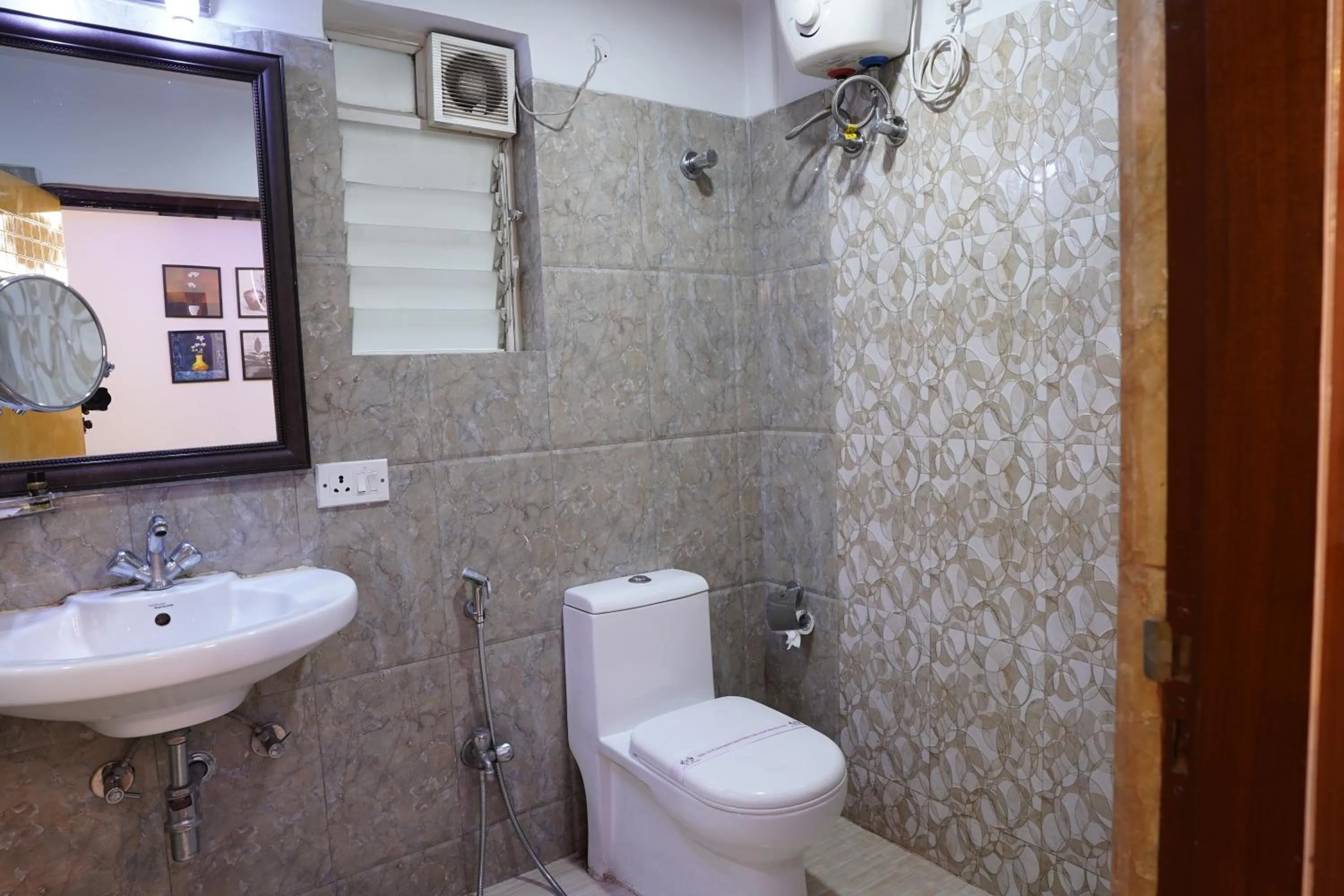 Toilet in Hotel Emirates