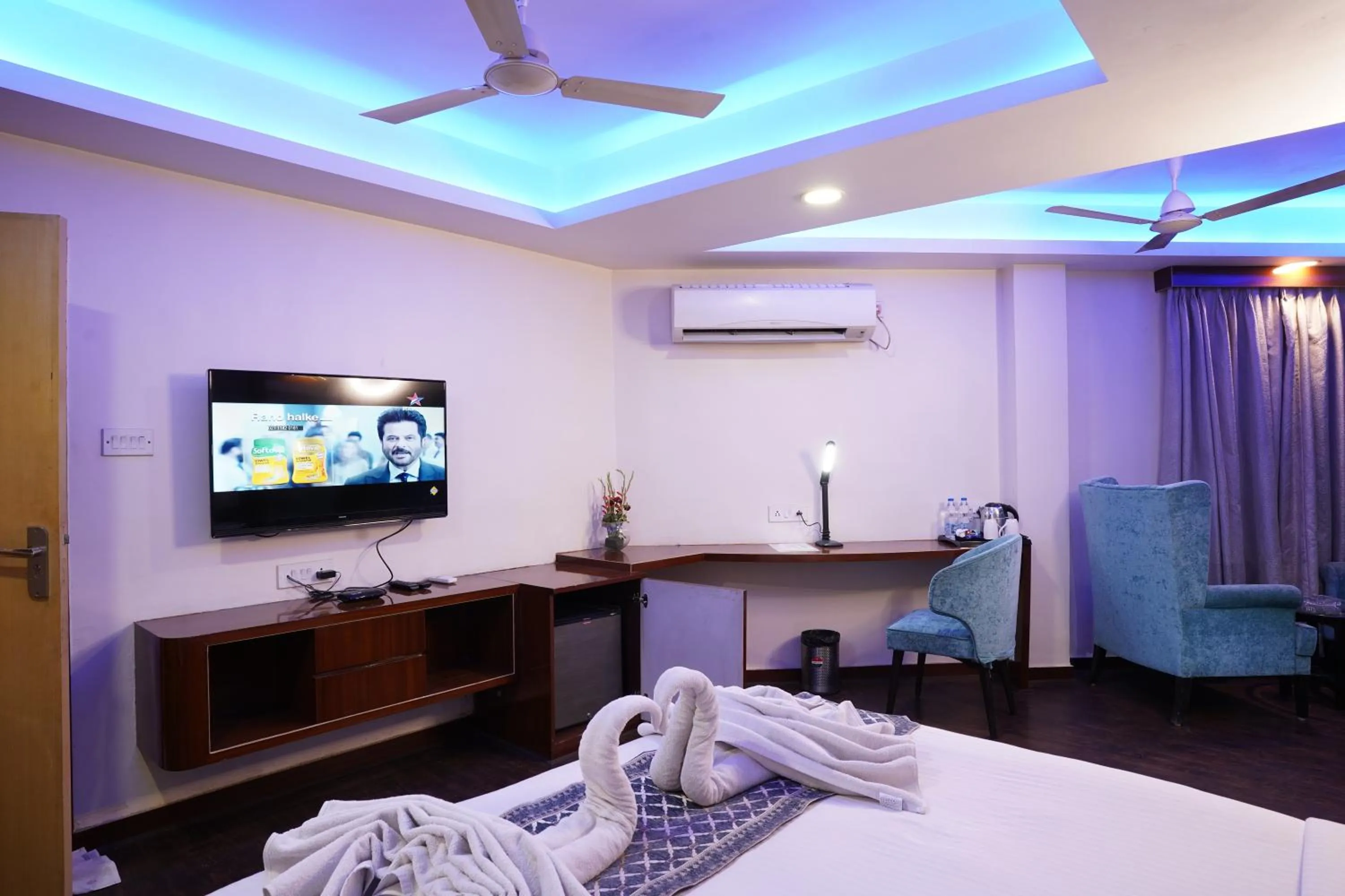 Bed in Hotel Emirates