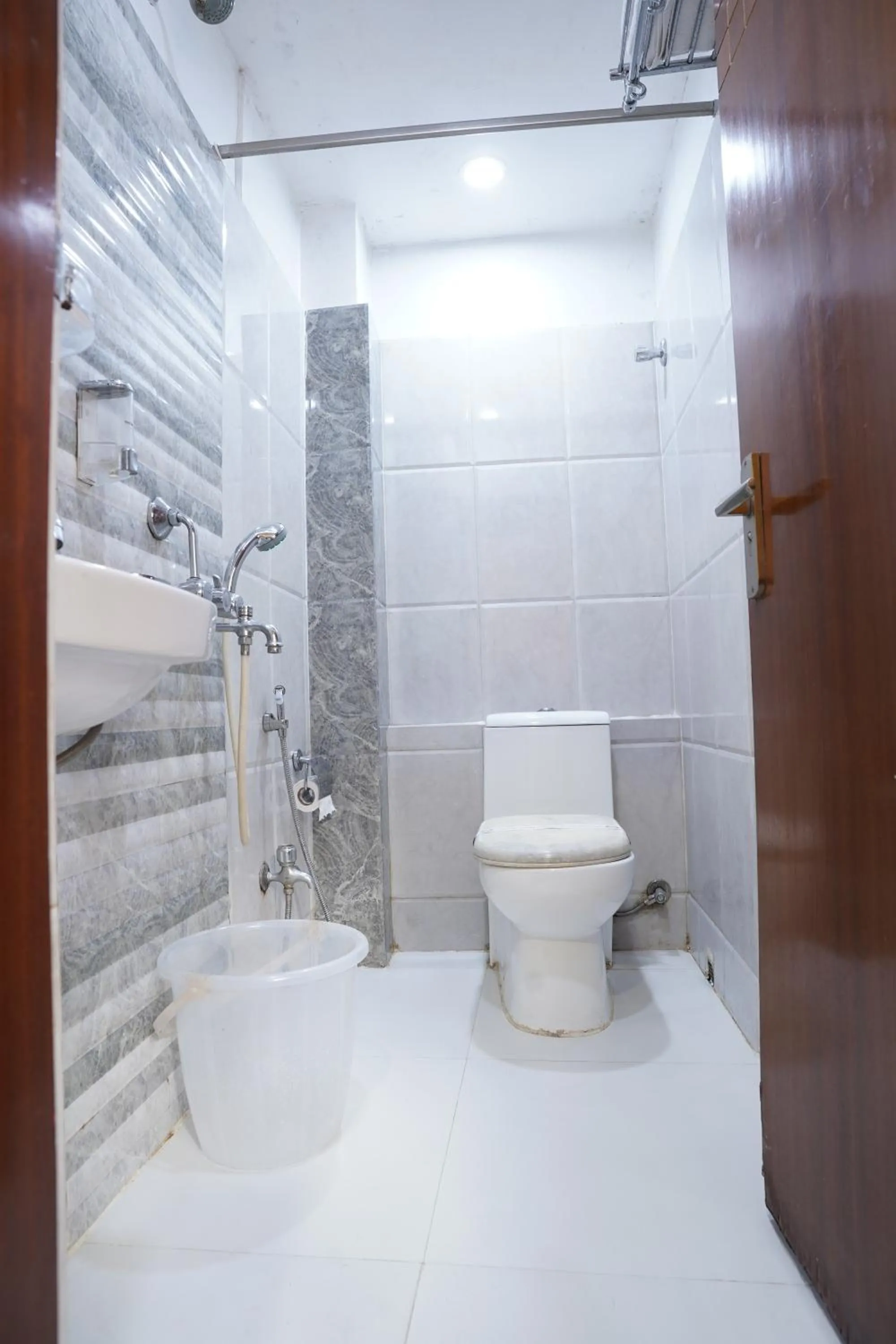 Toilet in Hotel Emirates