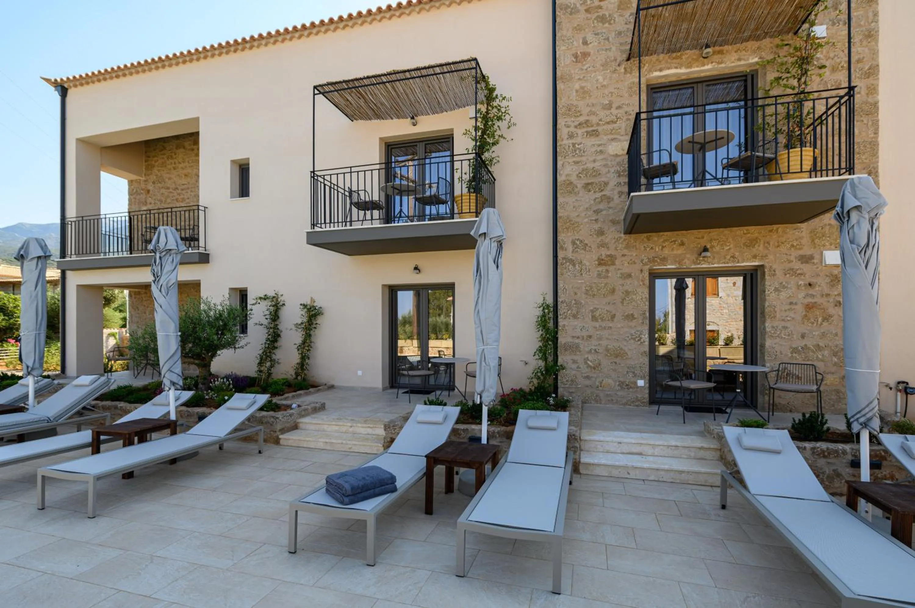 Kannas Mani Luxury Suites -Adults Friendly 14 Plus