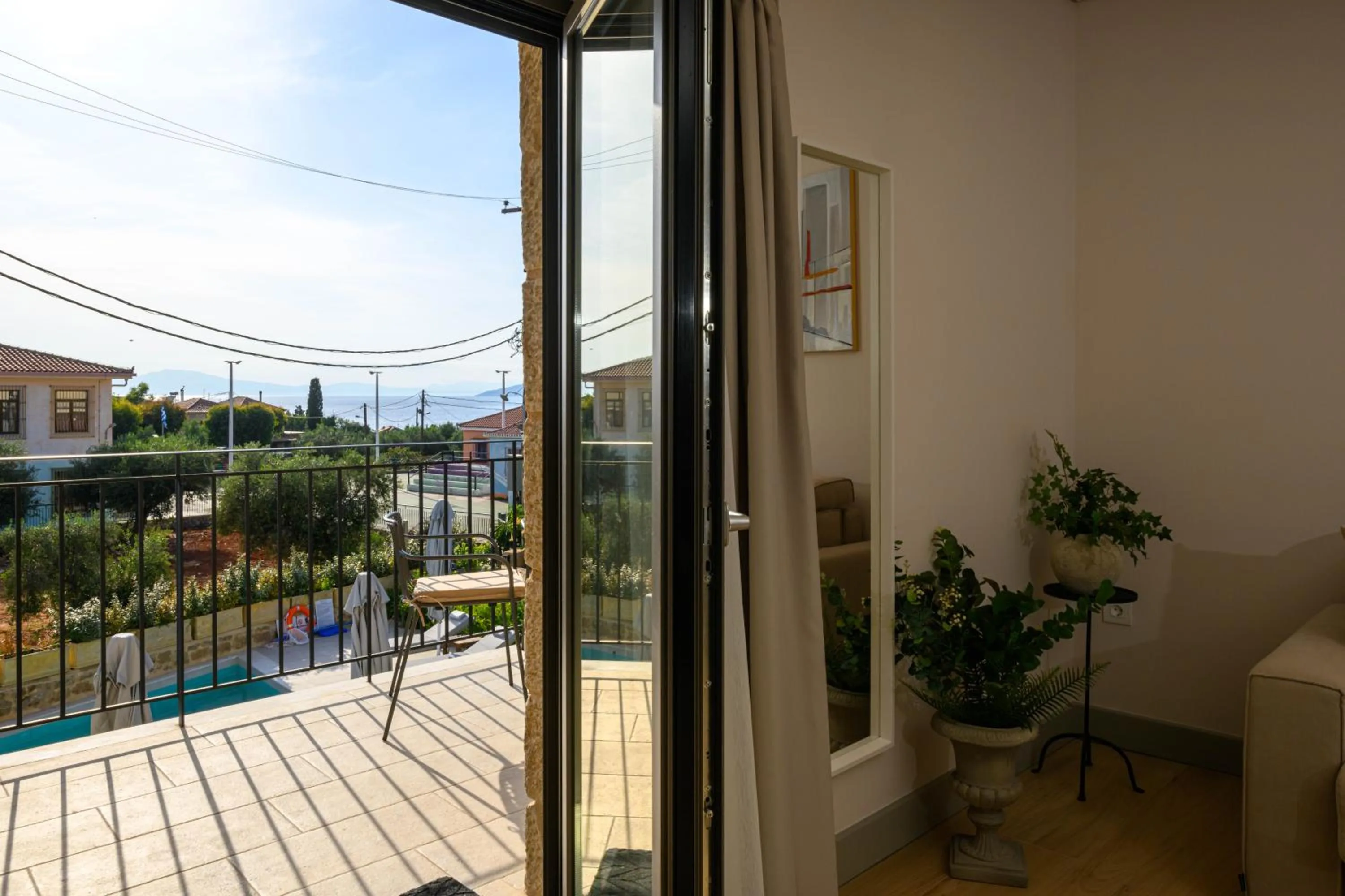 Kannas Mani Luxury Suites -Adults Friendly 14 Plus