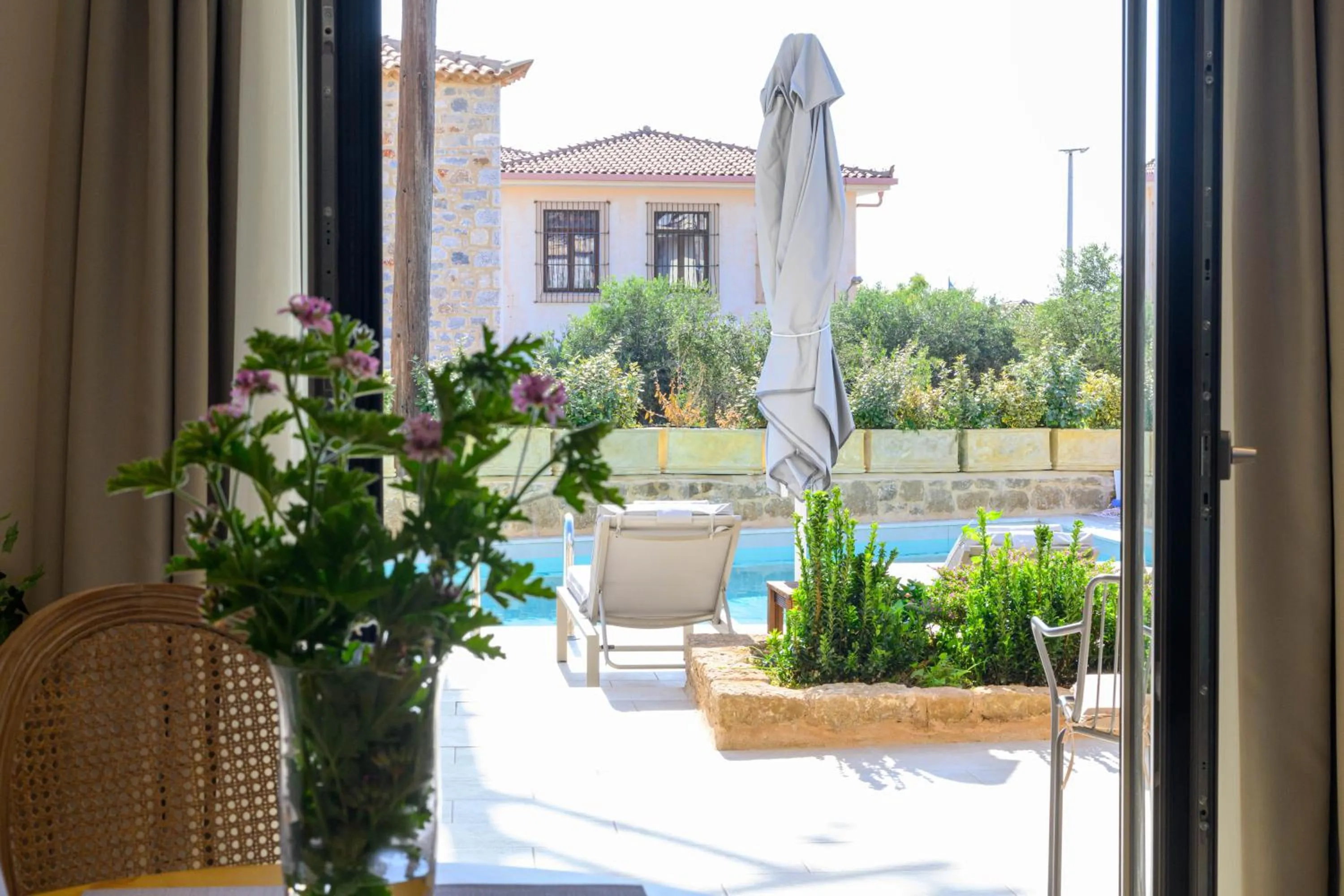 Kannas Mani Luxury Suites -Adults Friendly 14 Plus