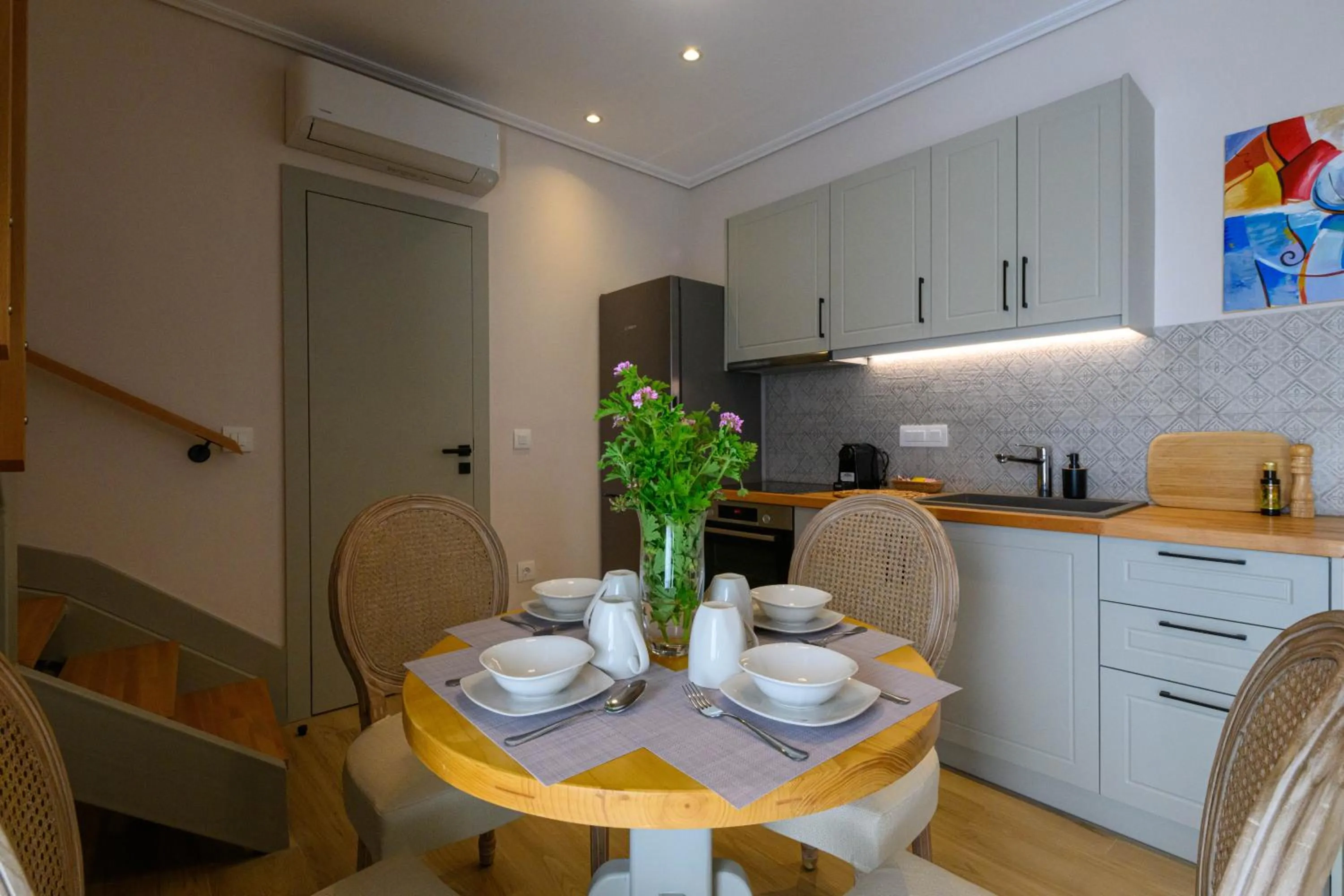 Kannas Mani Luxury Suites -Adults Friendly 14 Plus