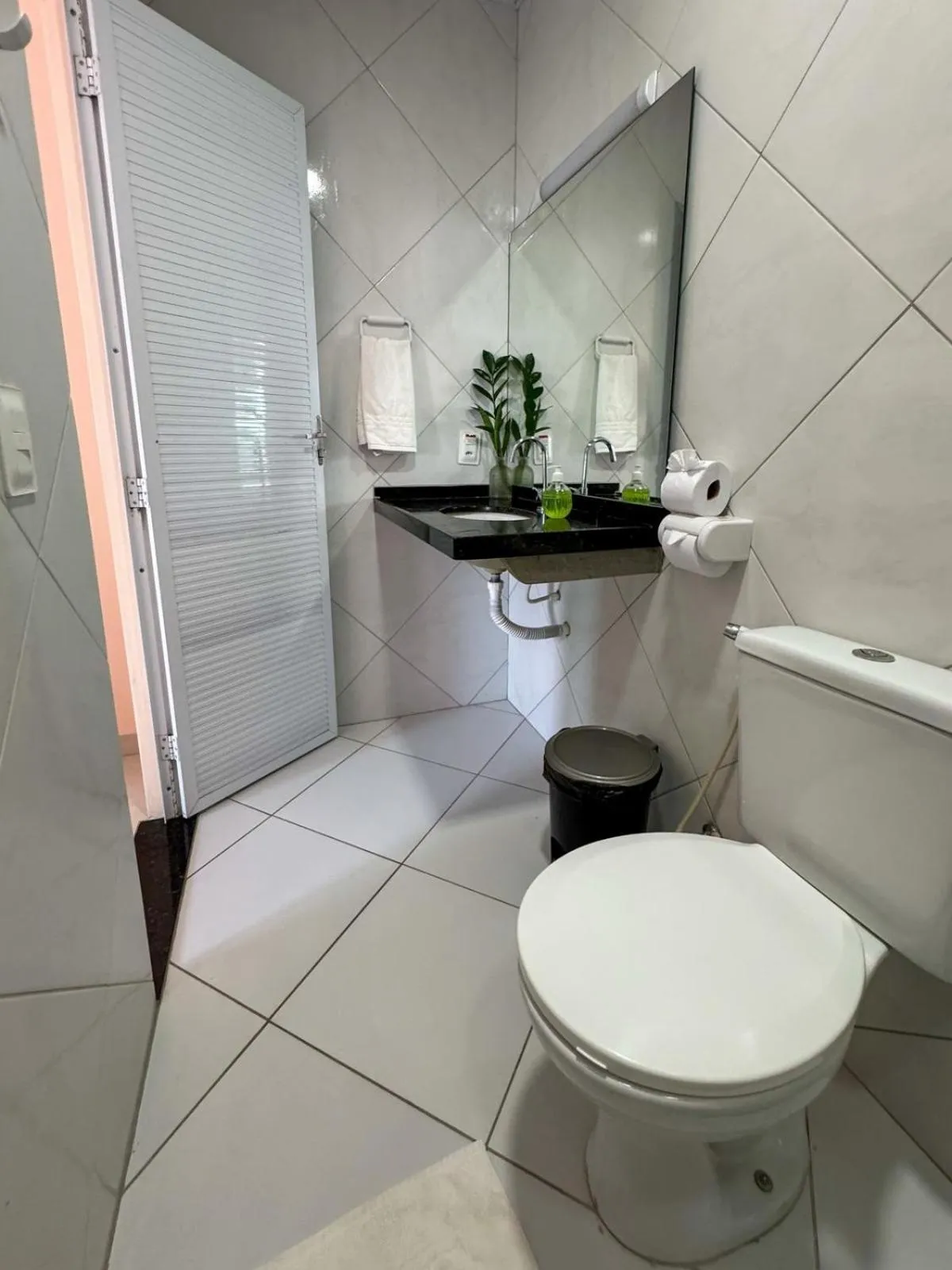 Toilet in Pousada dos Corais