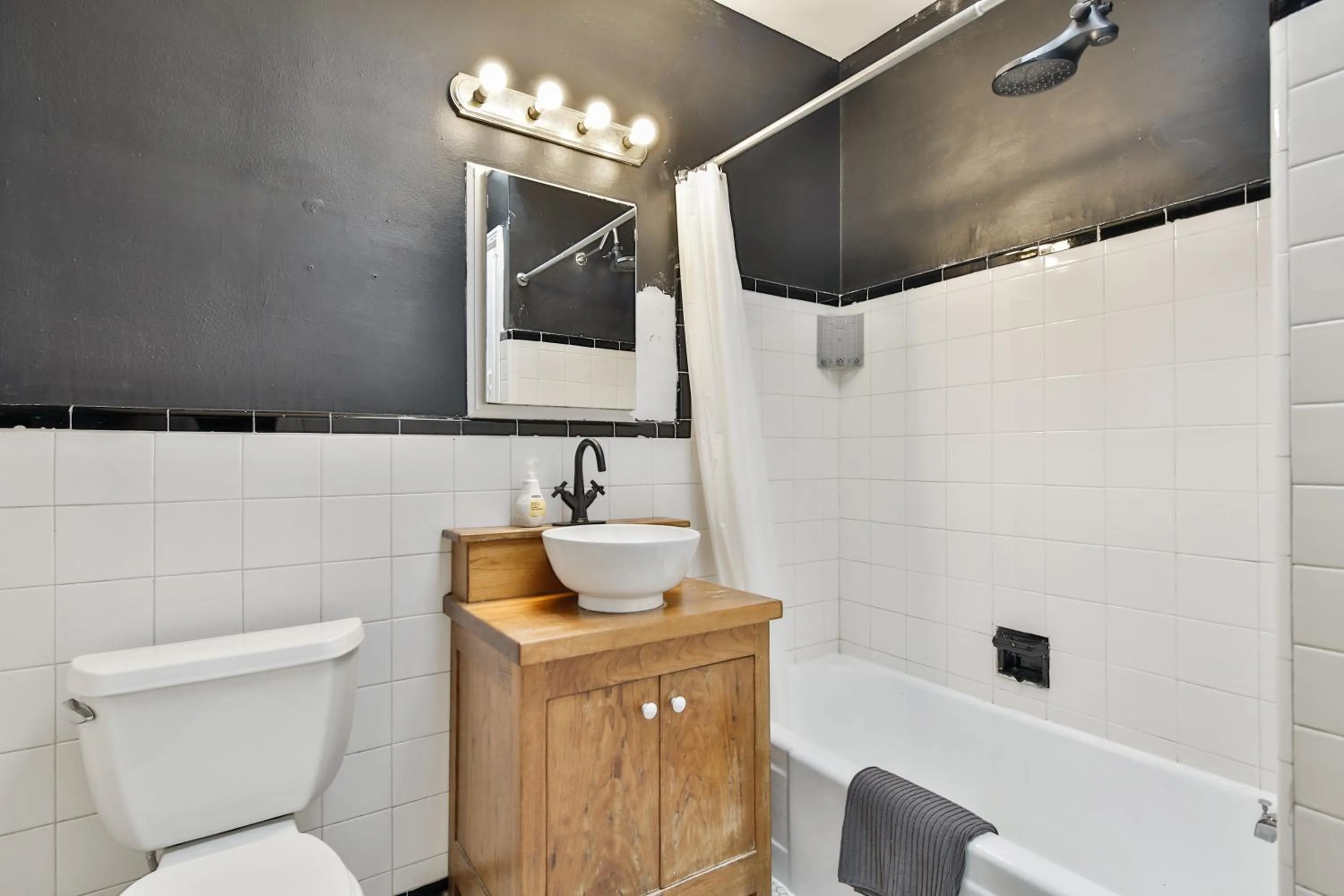 Bathroom in La Maison Du Mile-End