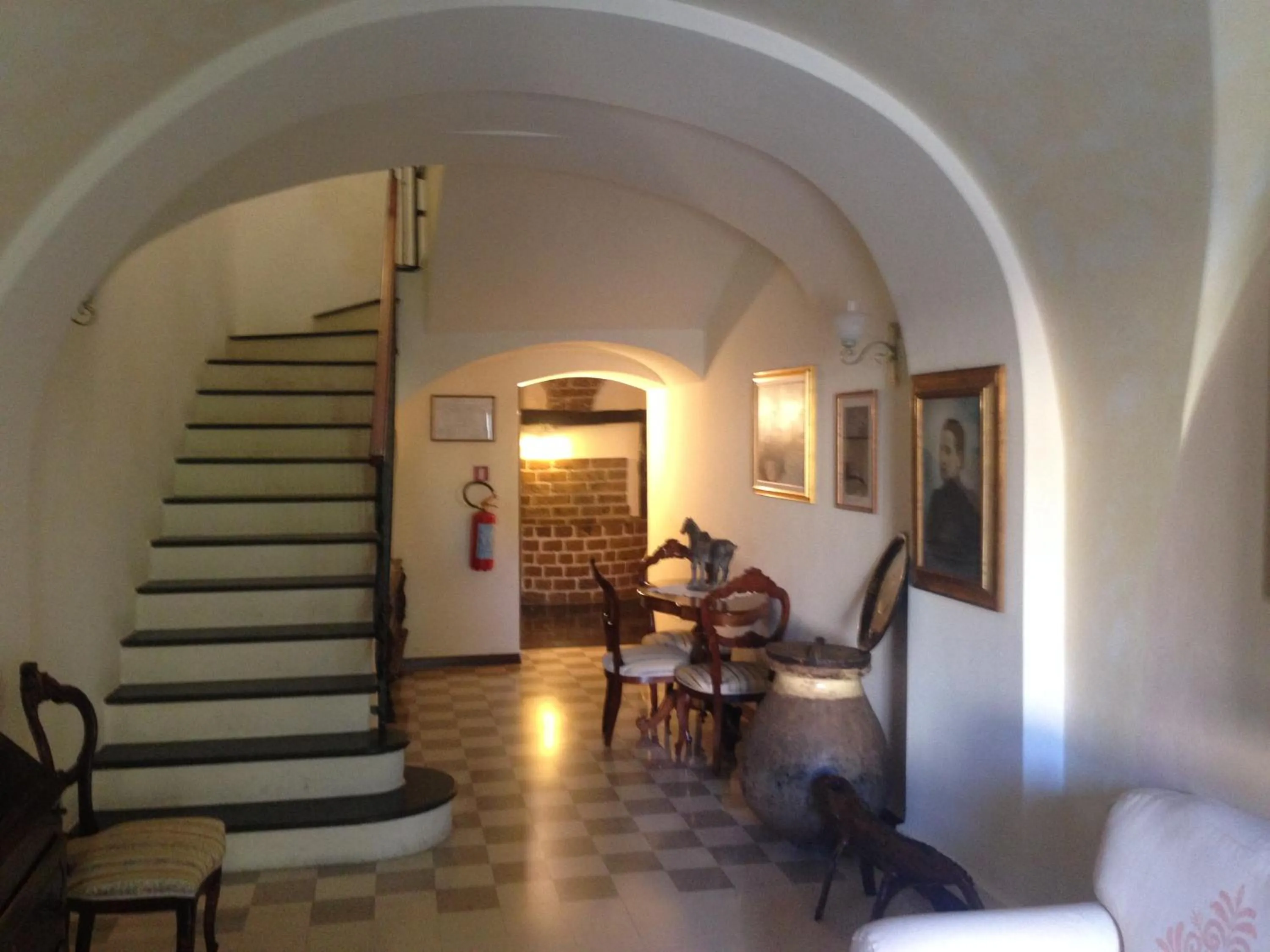 Restaurant/places to eat in Sa Mola