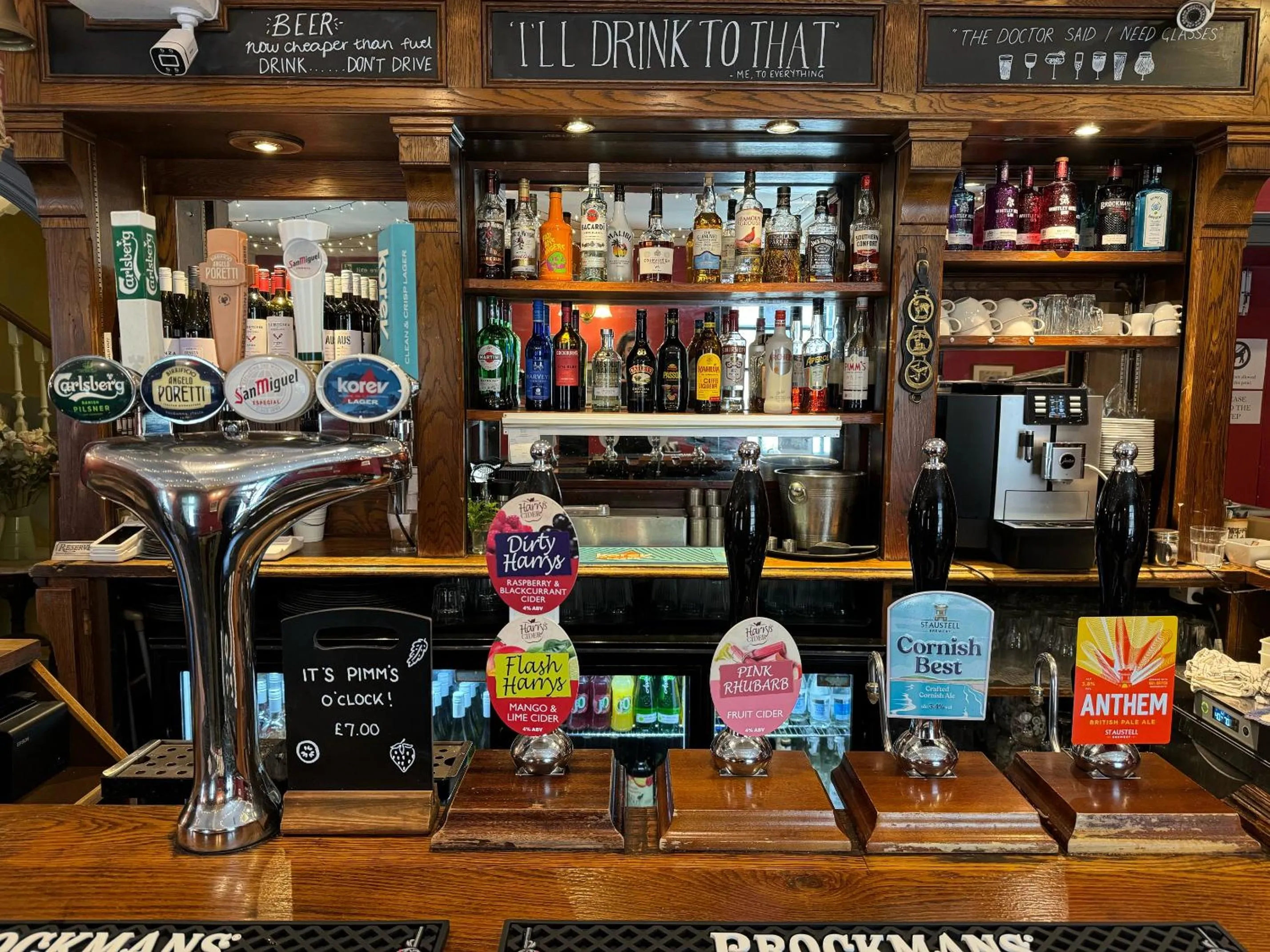 Lounge or bar in Spread Eagle Inn