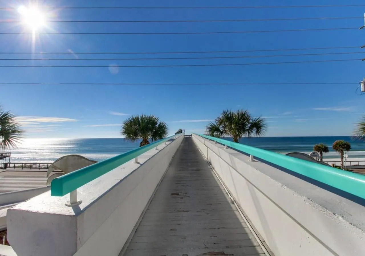 Surfside Resort by TO