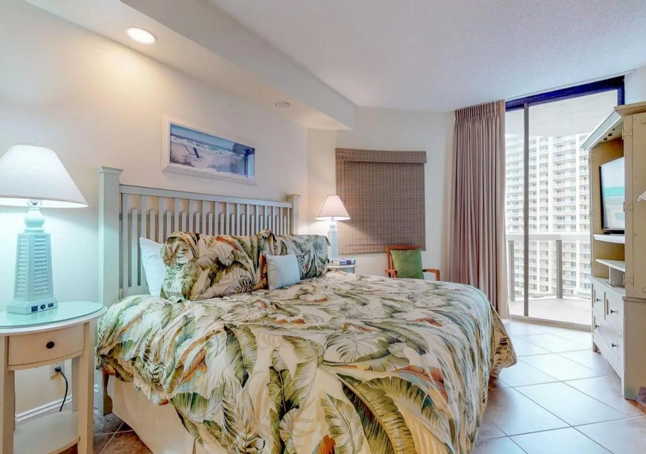 Surfside Resort by TO