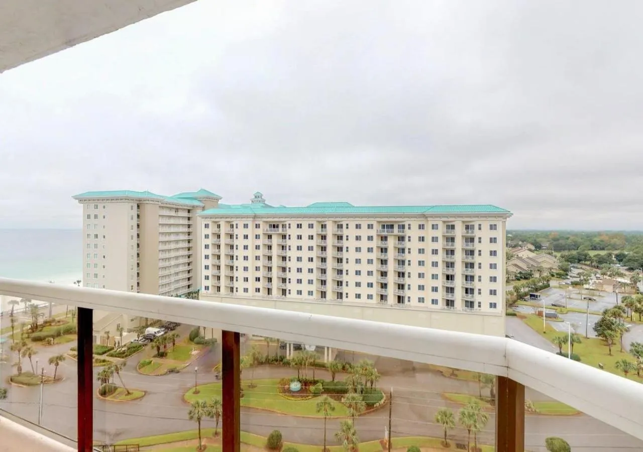 Surfside Resort by TO