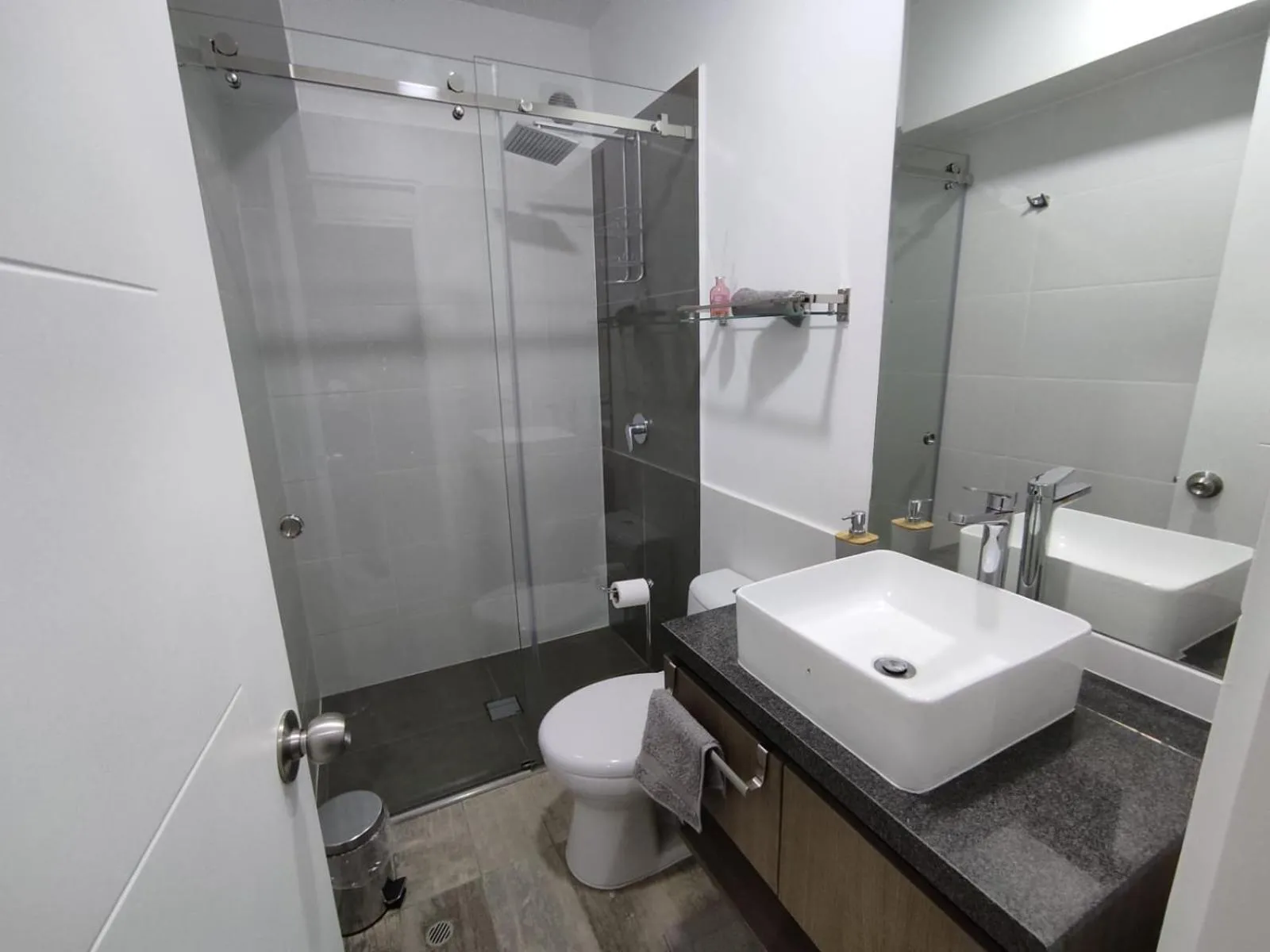 Bathroom in Epiqe Manuel Olguin 600