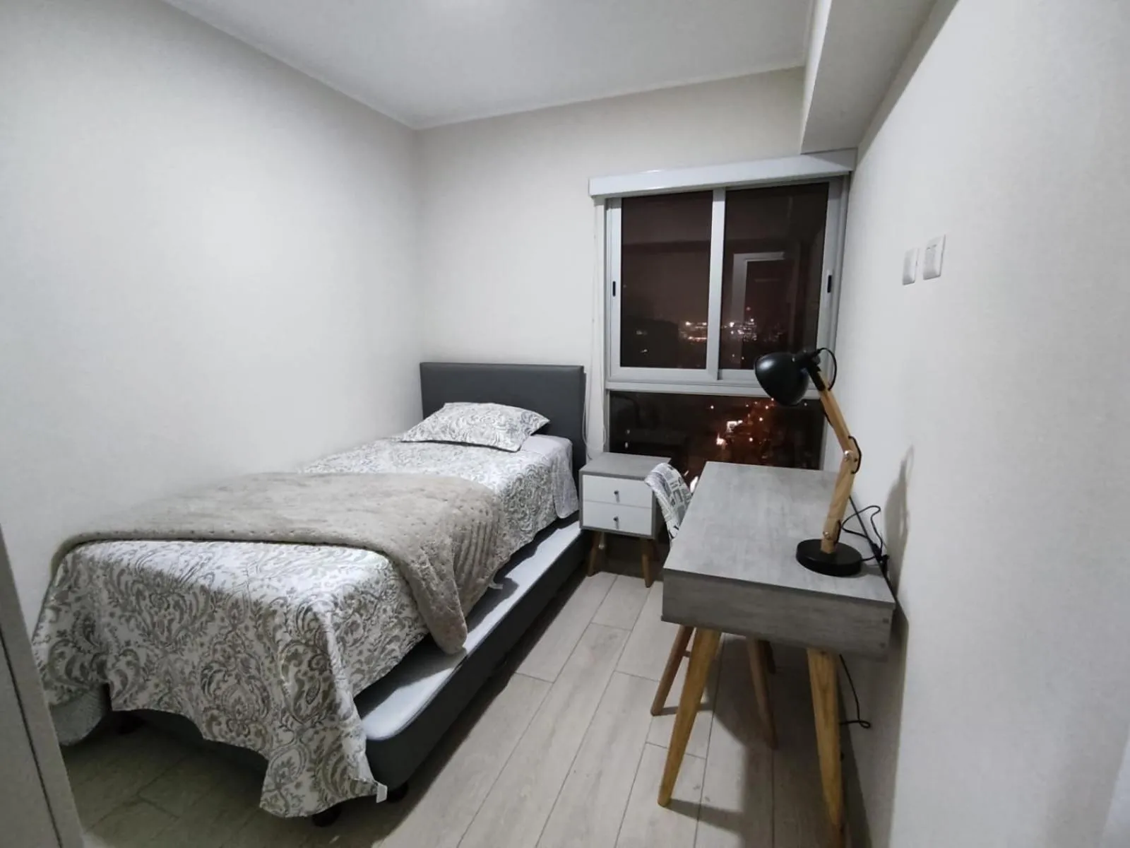 Photo of the whole room, Bed in Epiqe Manuel Olguin 600