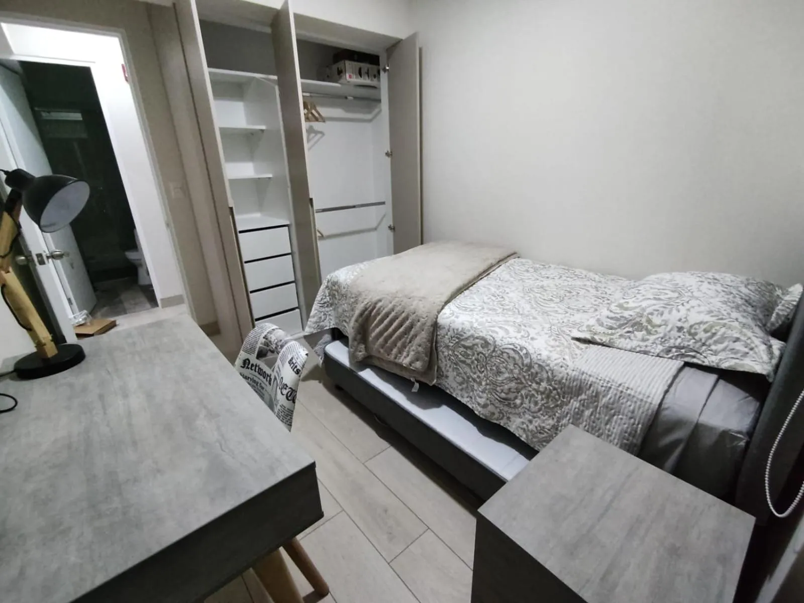 Photo of the whole room, Bed in Epiqe Manuel Olguin 600