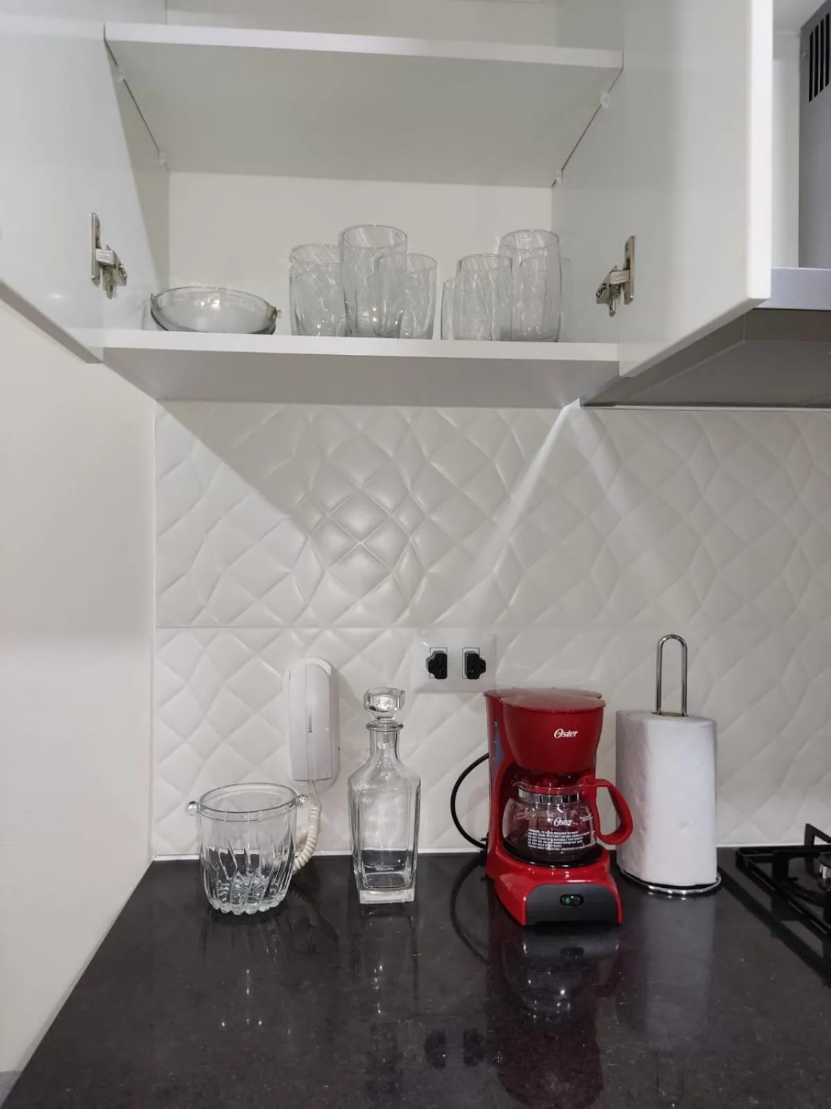 Coffee/tea facilities in Epiqe Manuel Olguin 600