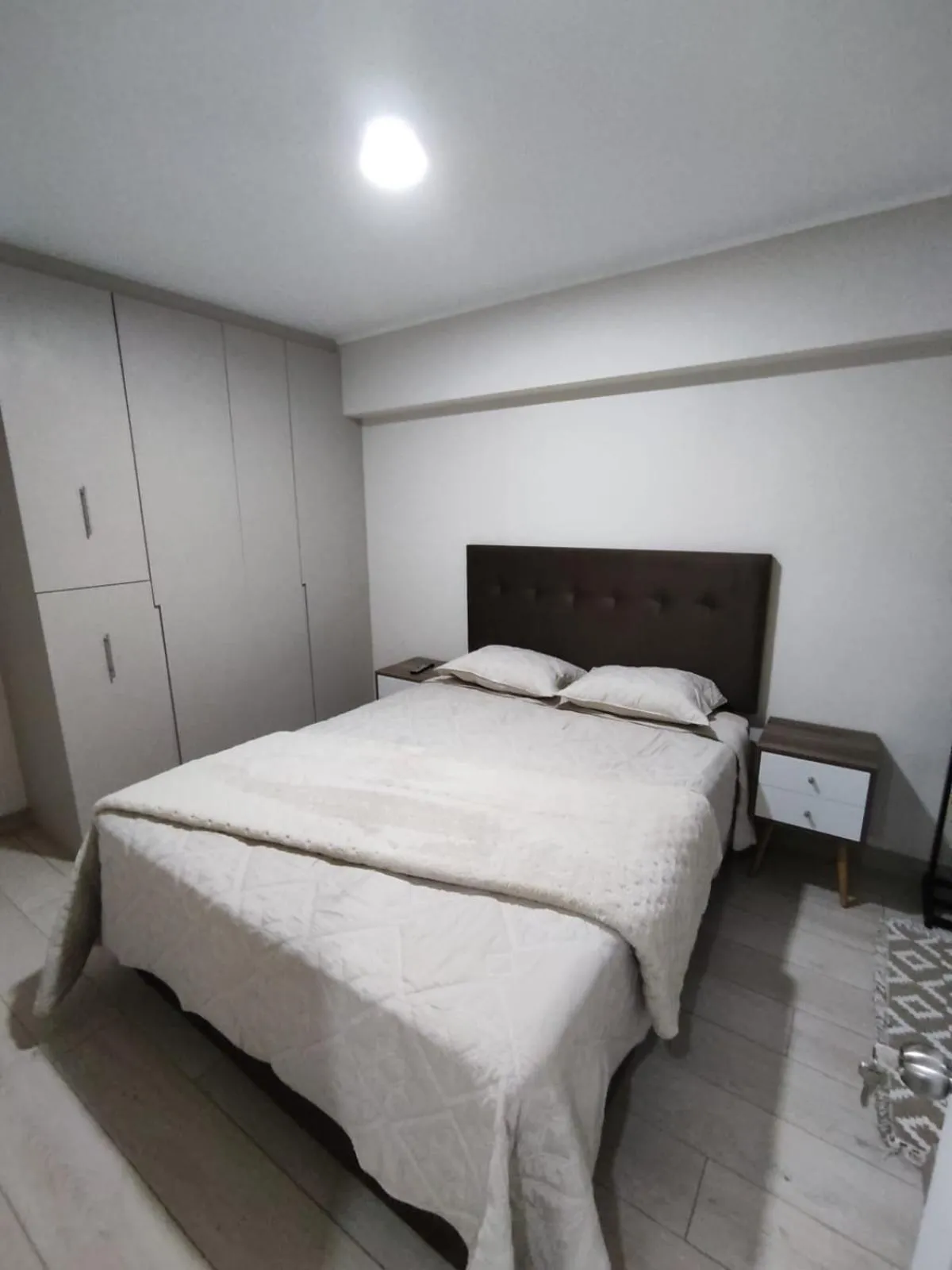 Photo of the whole room, Bed in Epiqe Manuel Olguin 600