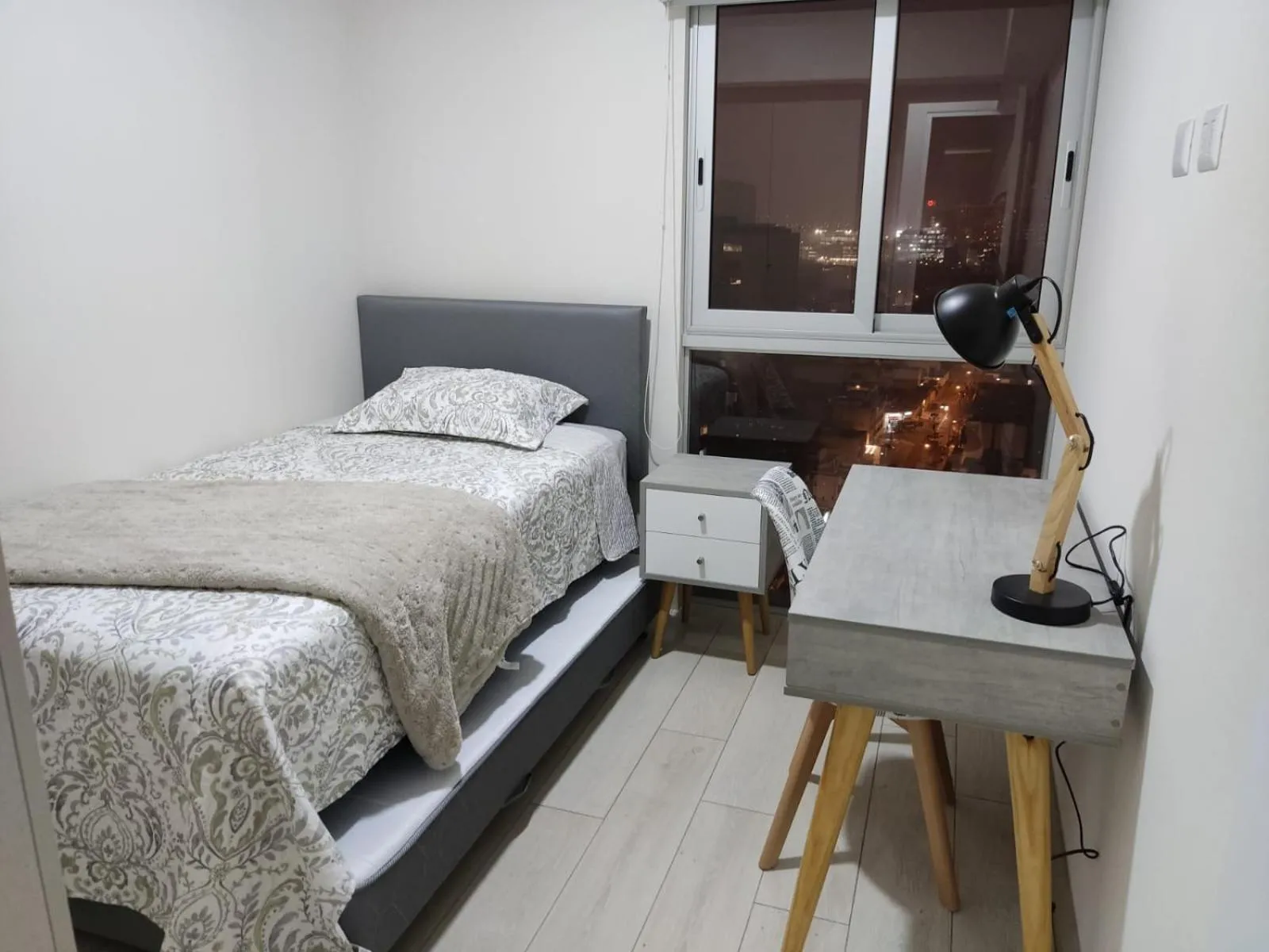 Photo of the whole room, Bed in Epiqe Manuel Olguin 600