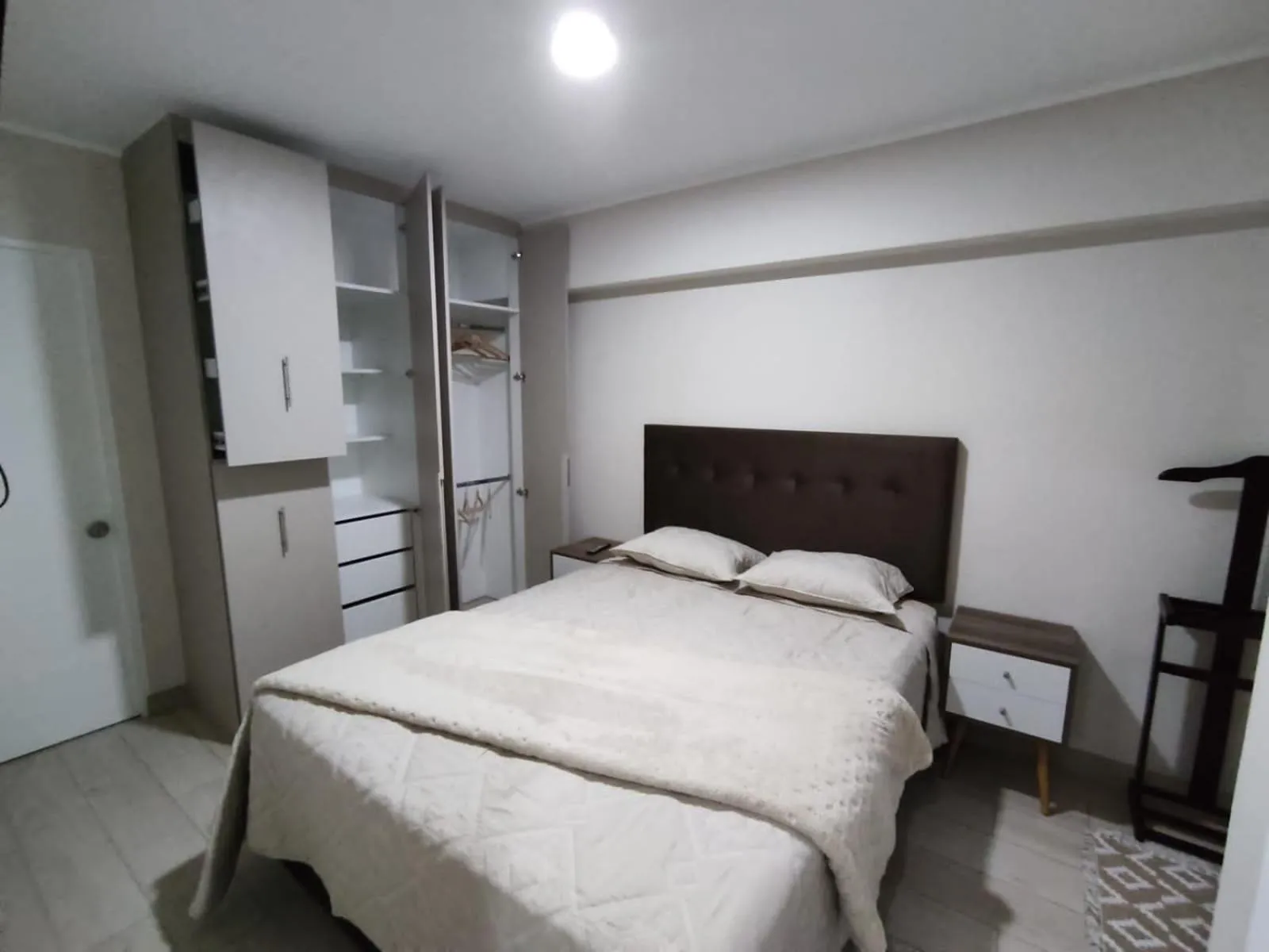 Photo of the whole room, Bed in Epiqe Manuel Olguin 600