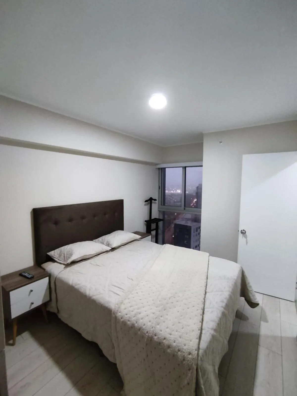 Photo of the whole room, Bed in Epiqe Manuel Olguin 600
