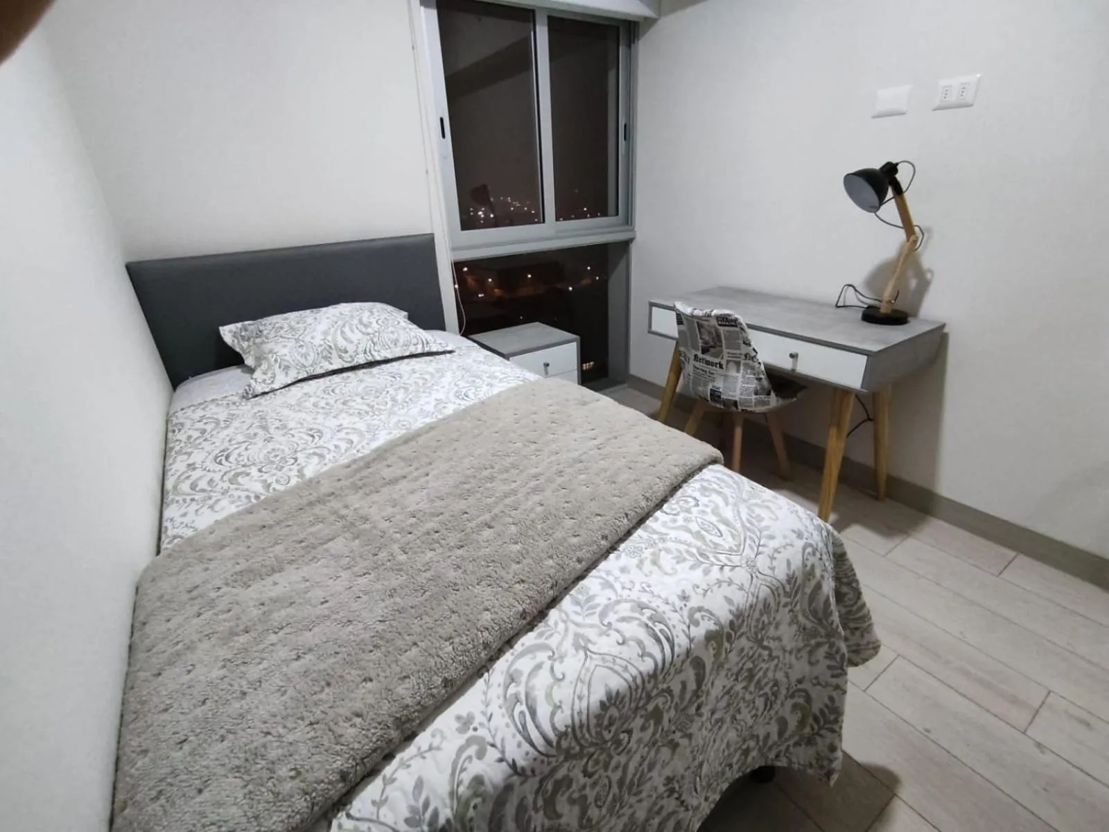 Photo of the whole room, Bed in Epiqe Manuel Olguin 600