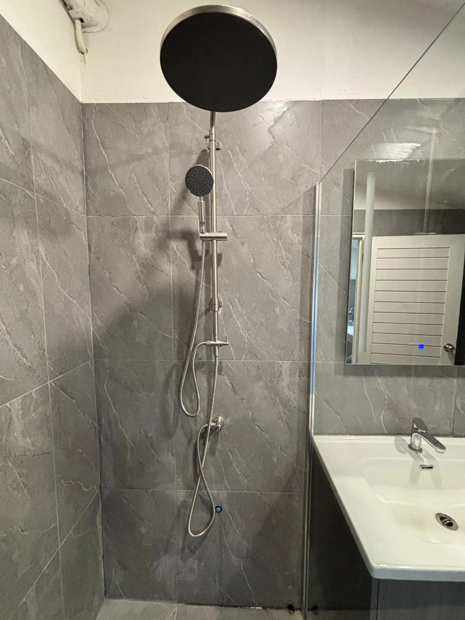 Shower in K2 Seaside Suites