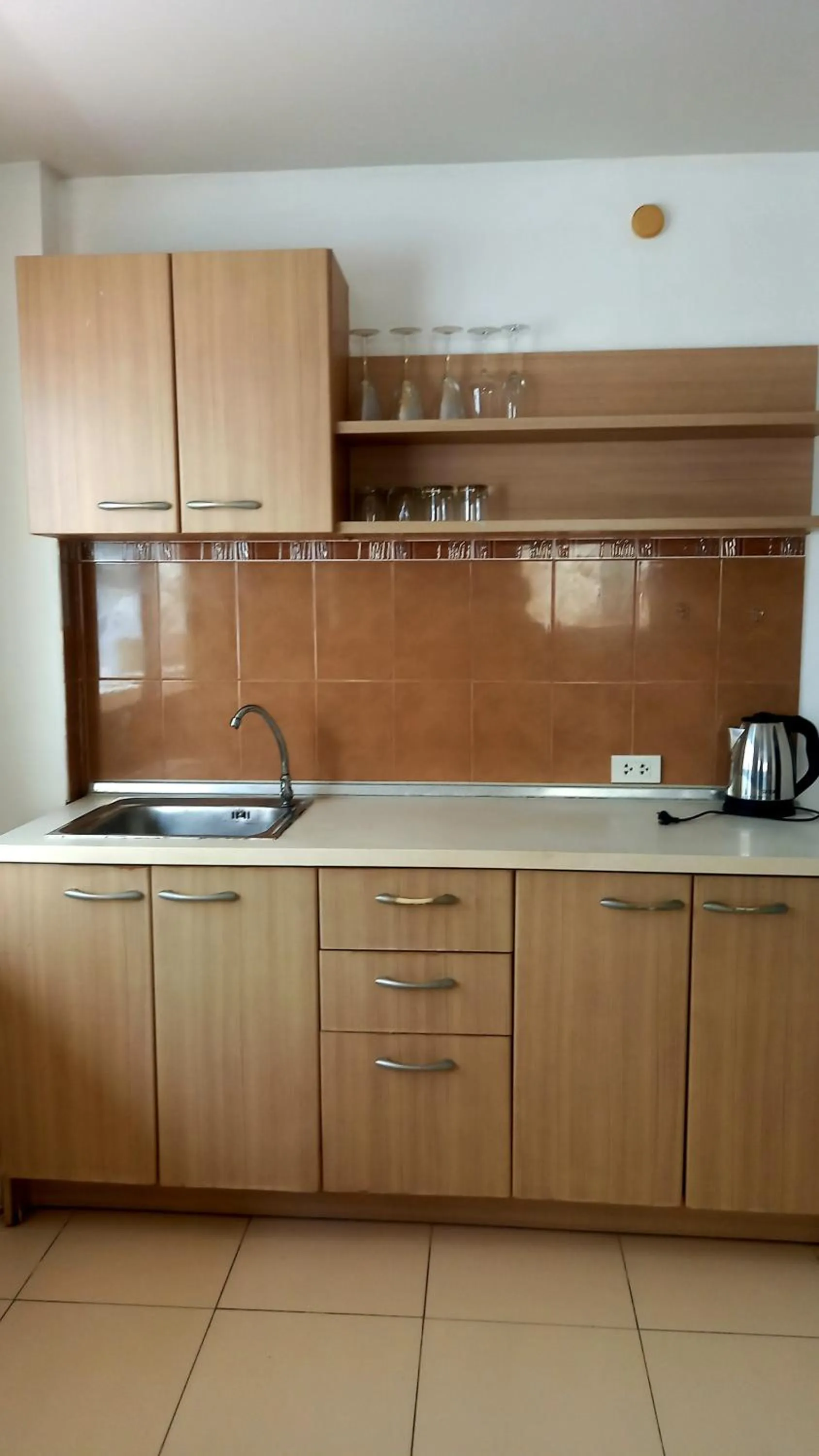 Coffee/tea facilities in K2 Seaside Suites