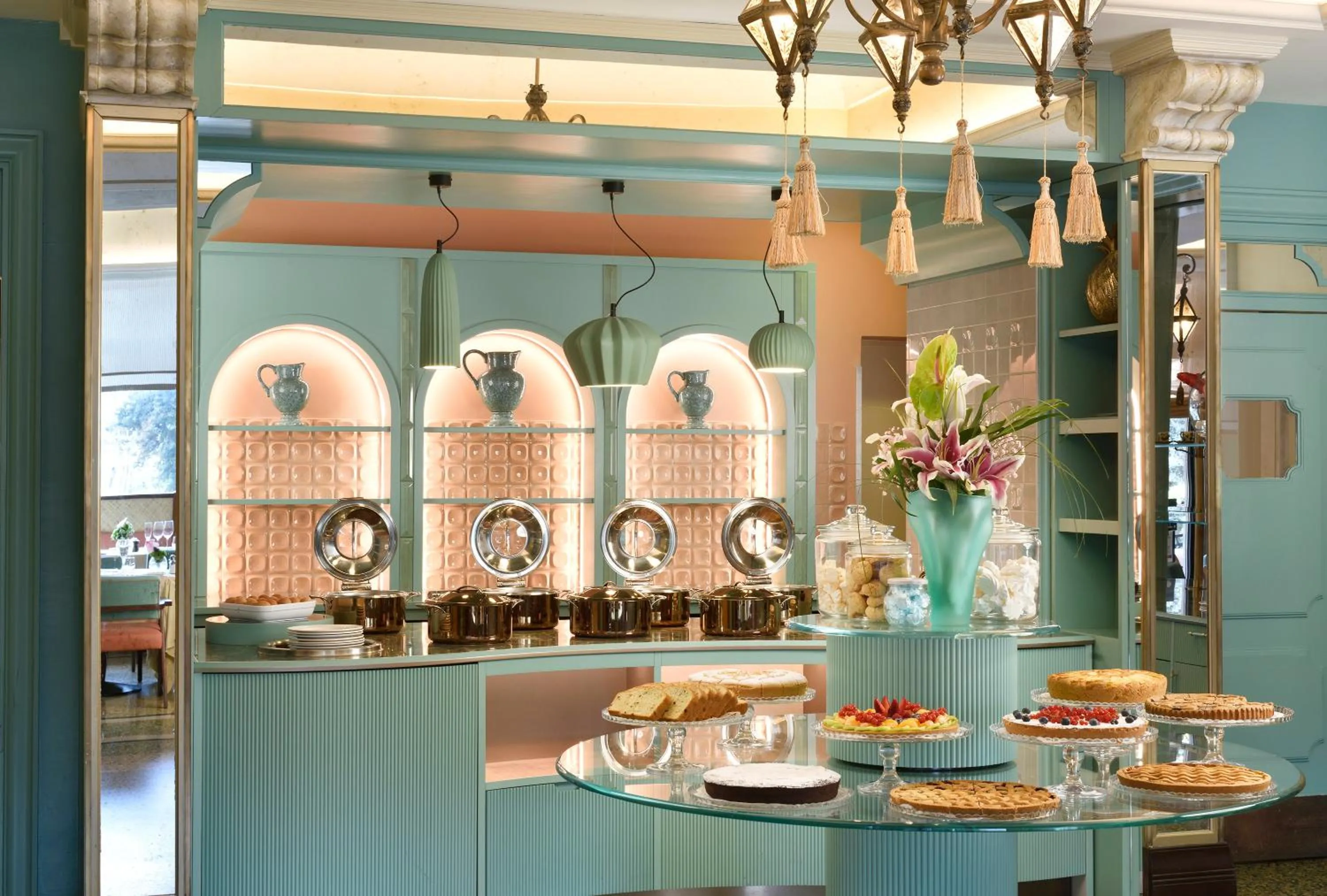 Breakfast in Grand Hotel Savoia