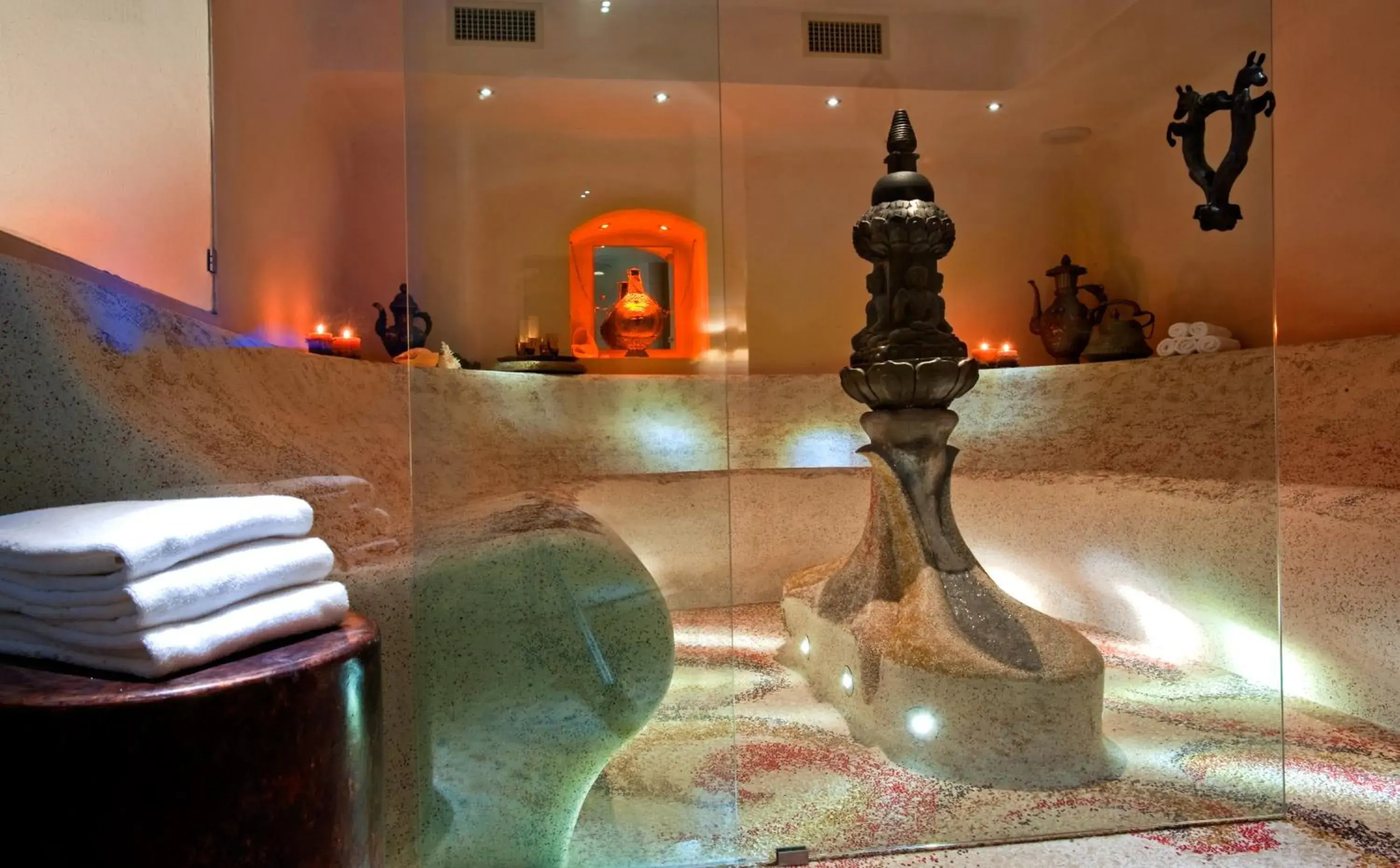 Spa and wellness centre/facilities in Grand Hotel Savoia Spa and wellness centre/facilities in Grand Hotel Savoia