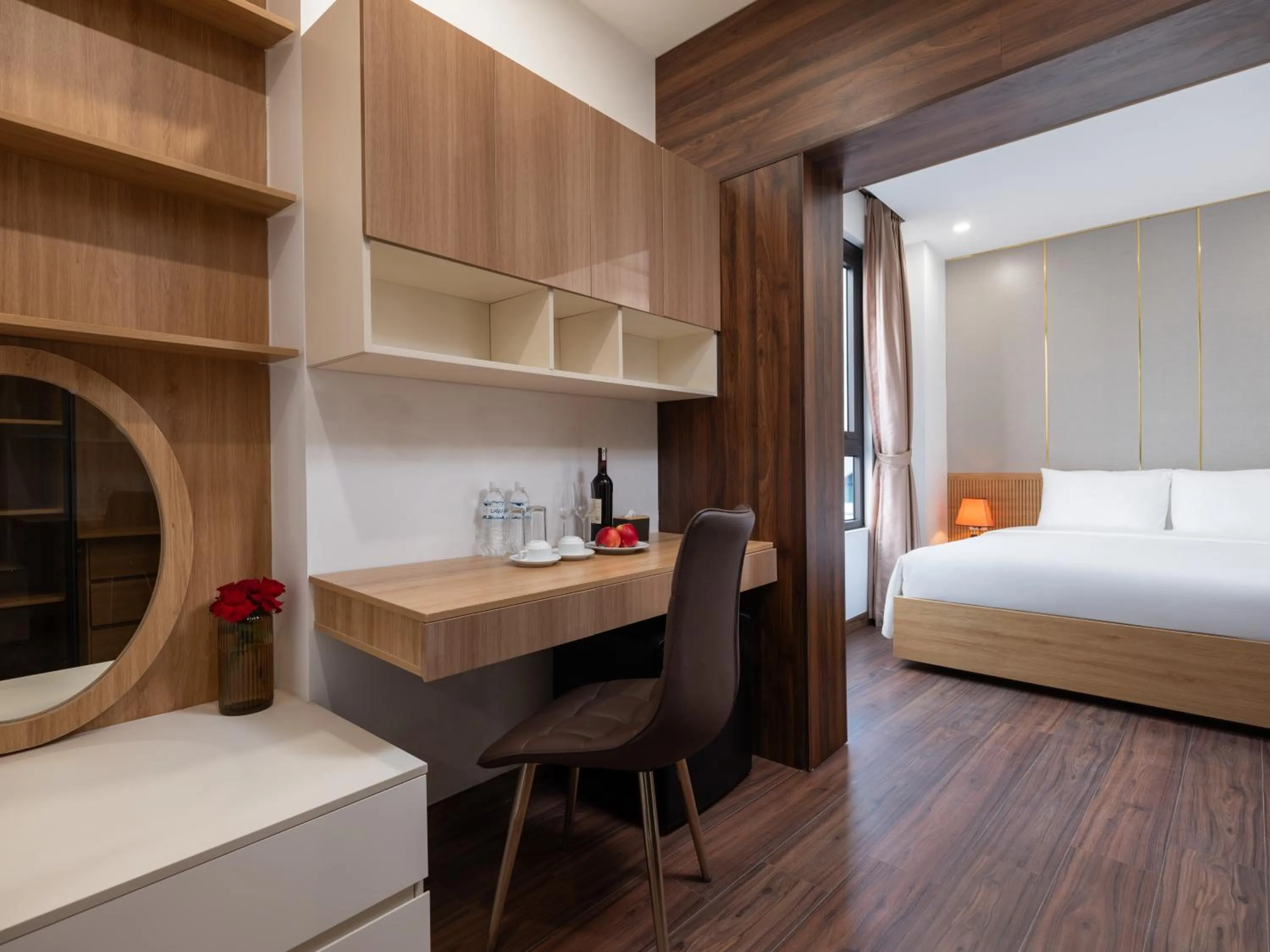 Photo of the whole room, Bed in MoonLight Tay Ho