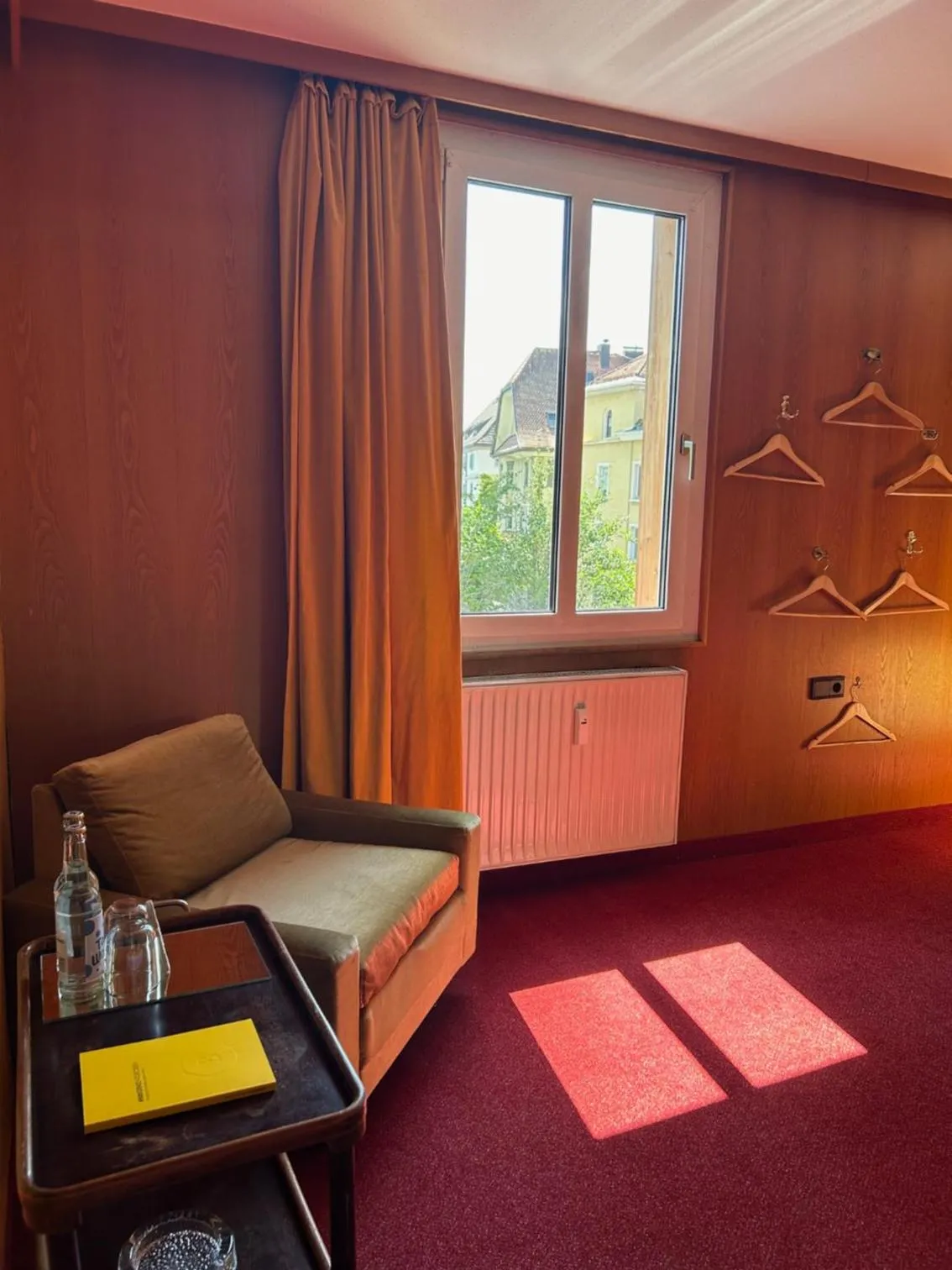 Seating area in Honolulu Hotel