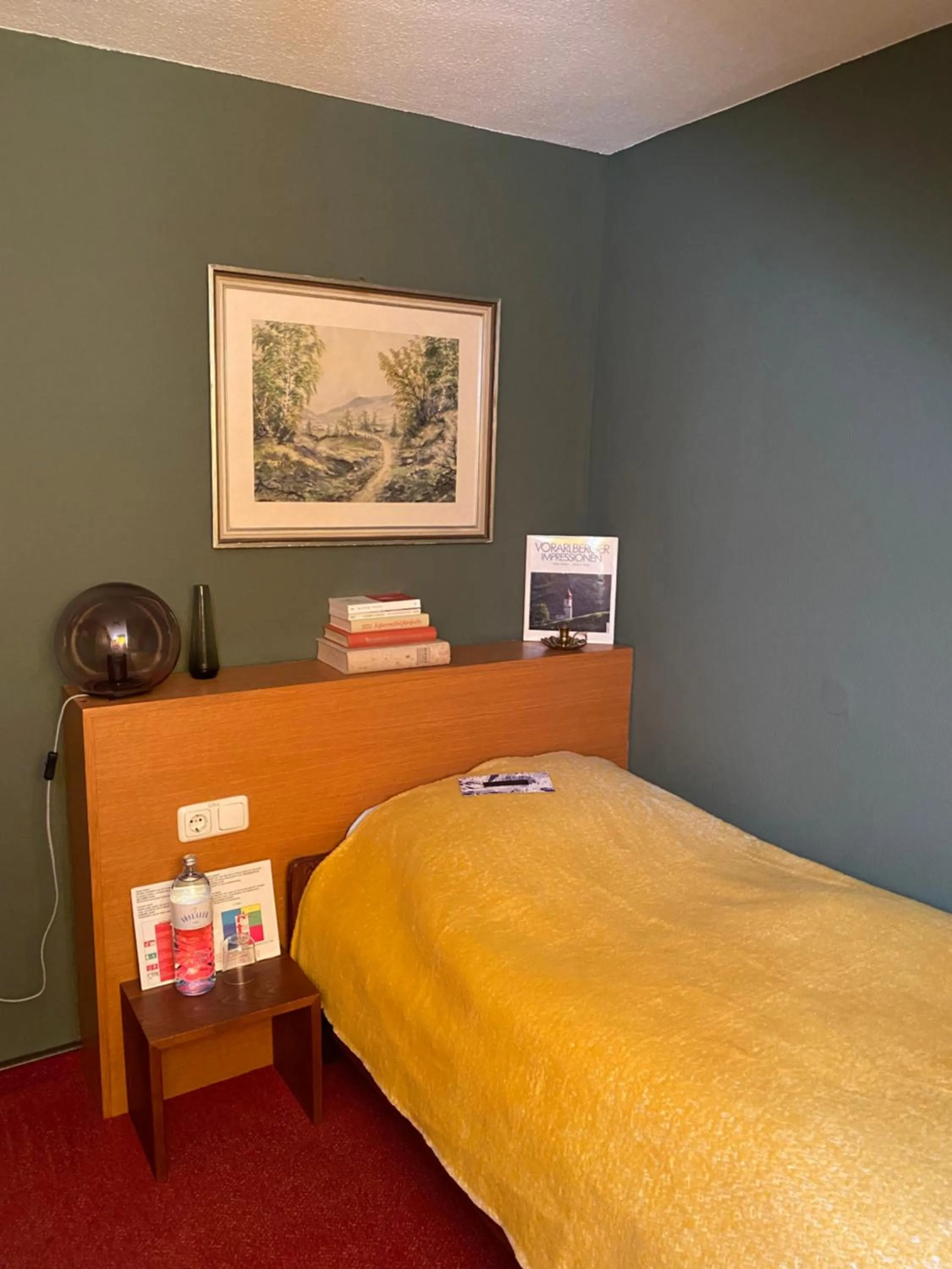 Bed in Honolulu Hotel