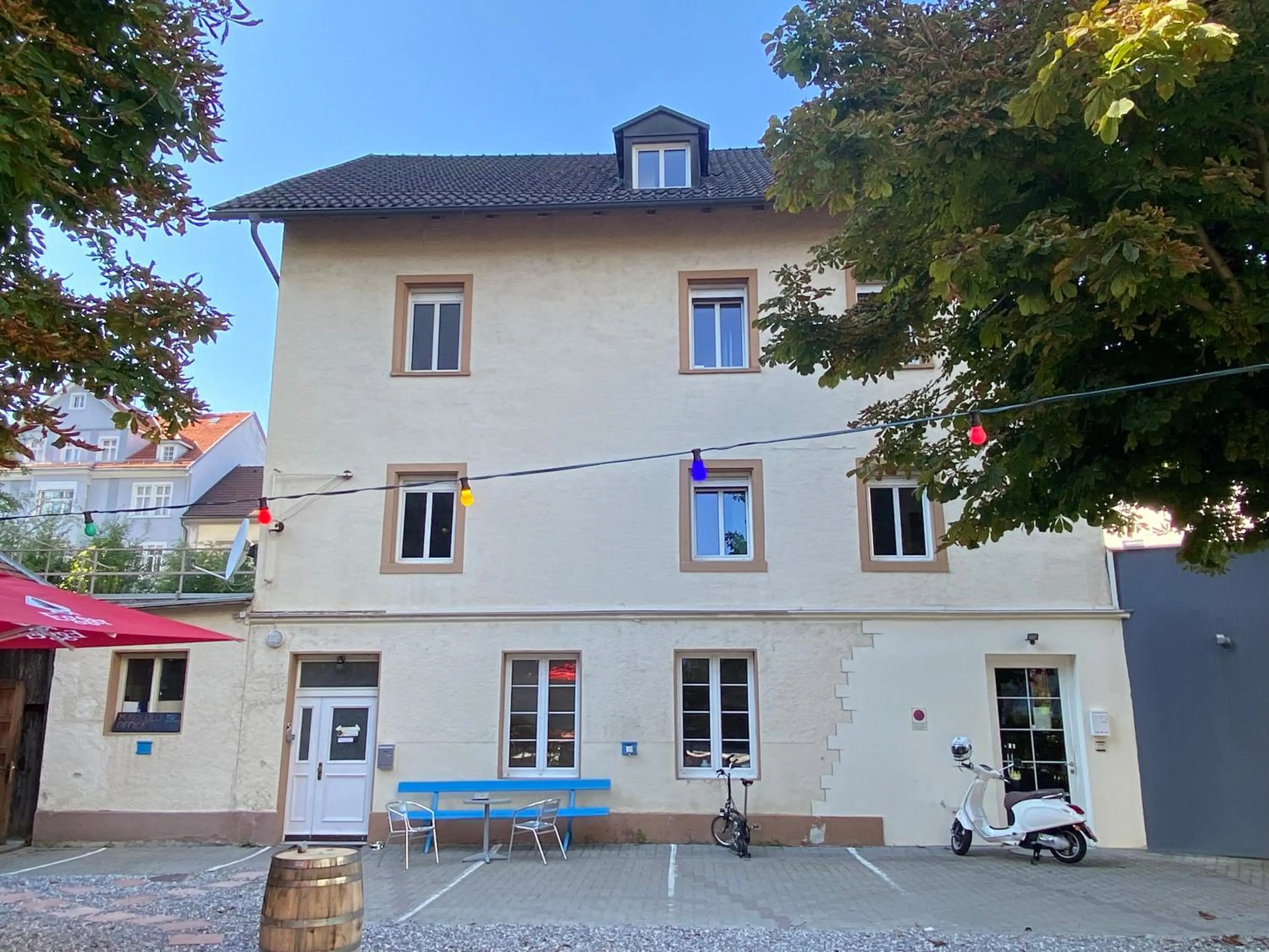 Property building in Honolulu Hotel