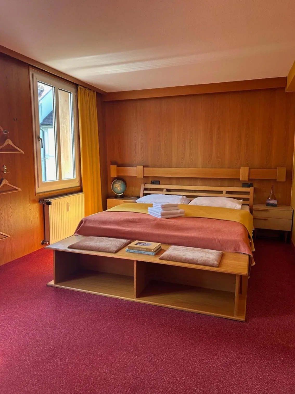 Photo of the whole room in Honolulu Hotel