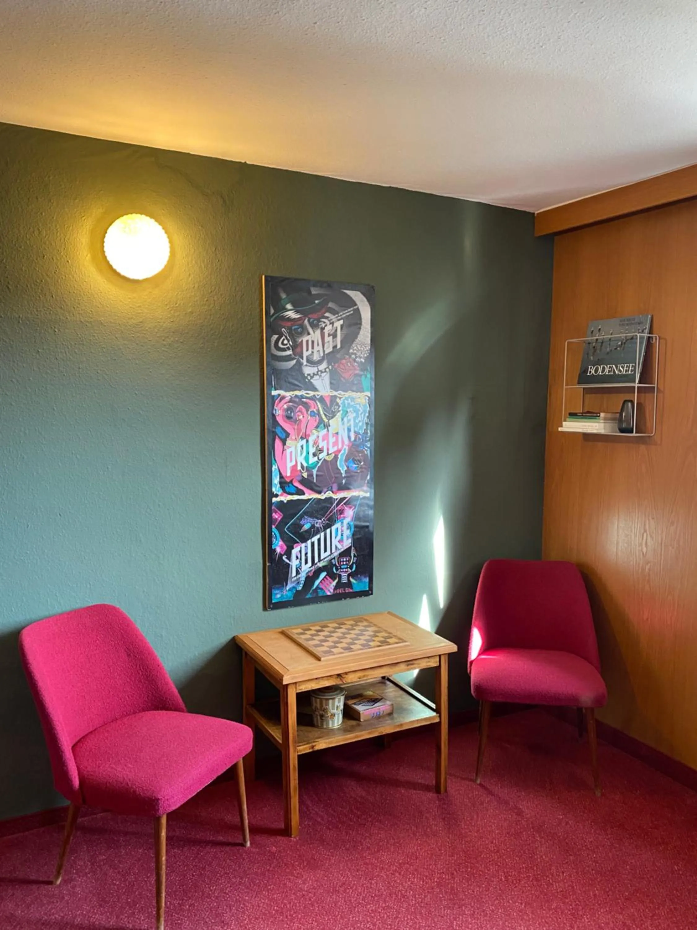 Seating area in Honolulu Hotel