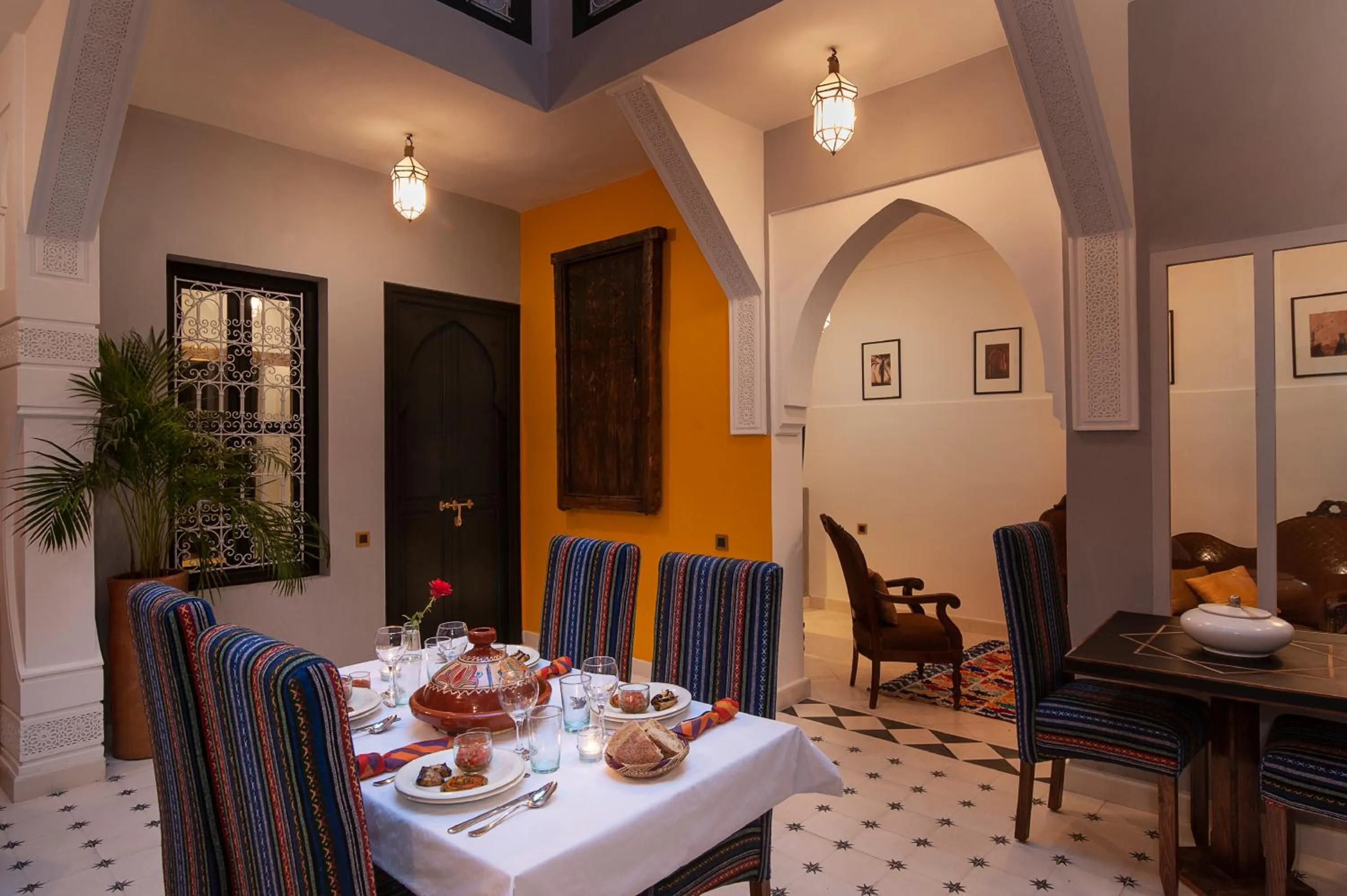 Restaurant/places to eat in Riad Mylaya