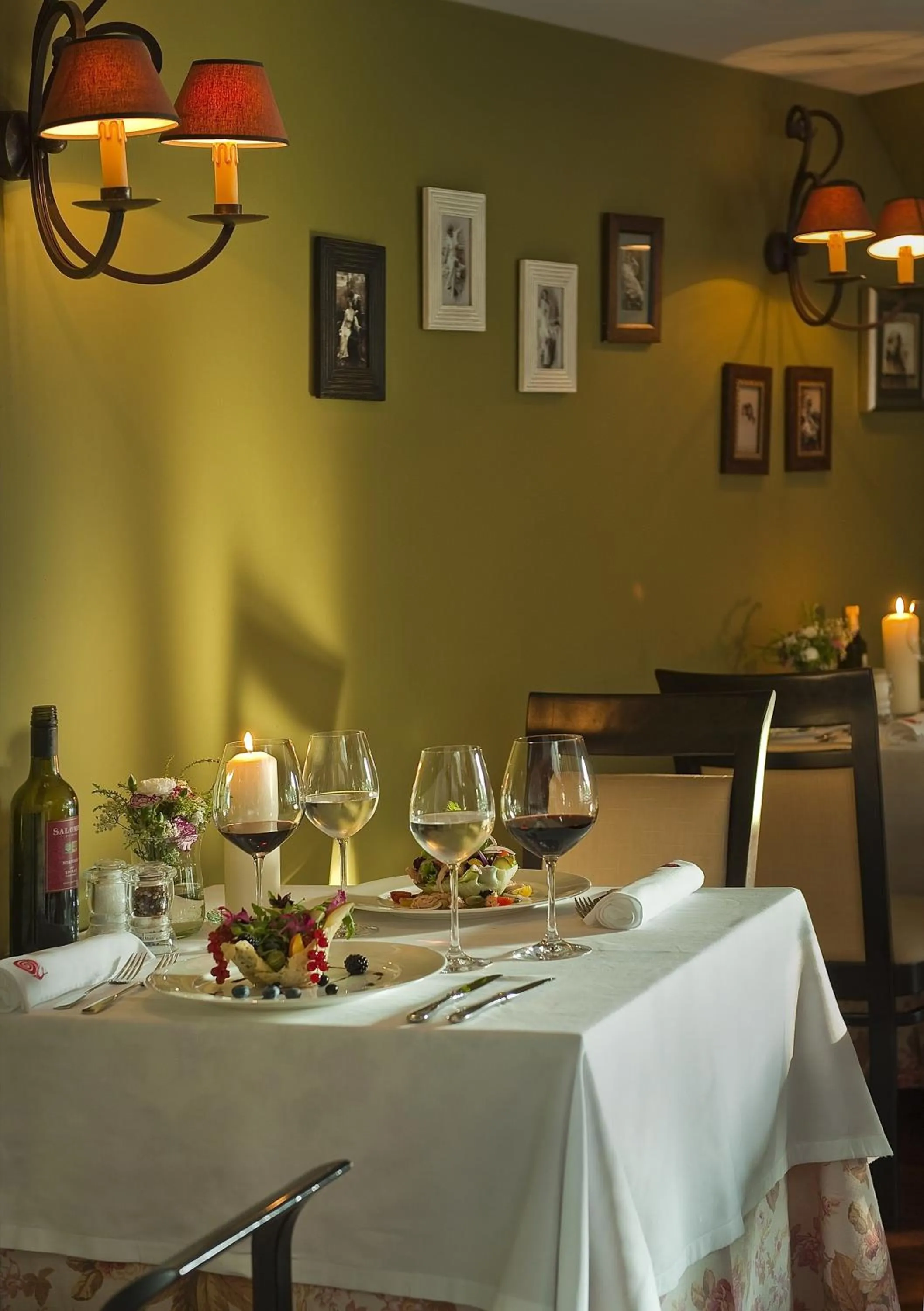 Restaurant/places to eat in Hotel SPA Dr Irena Eris Wzgórza Dylewskie