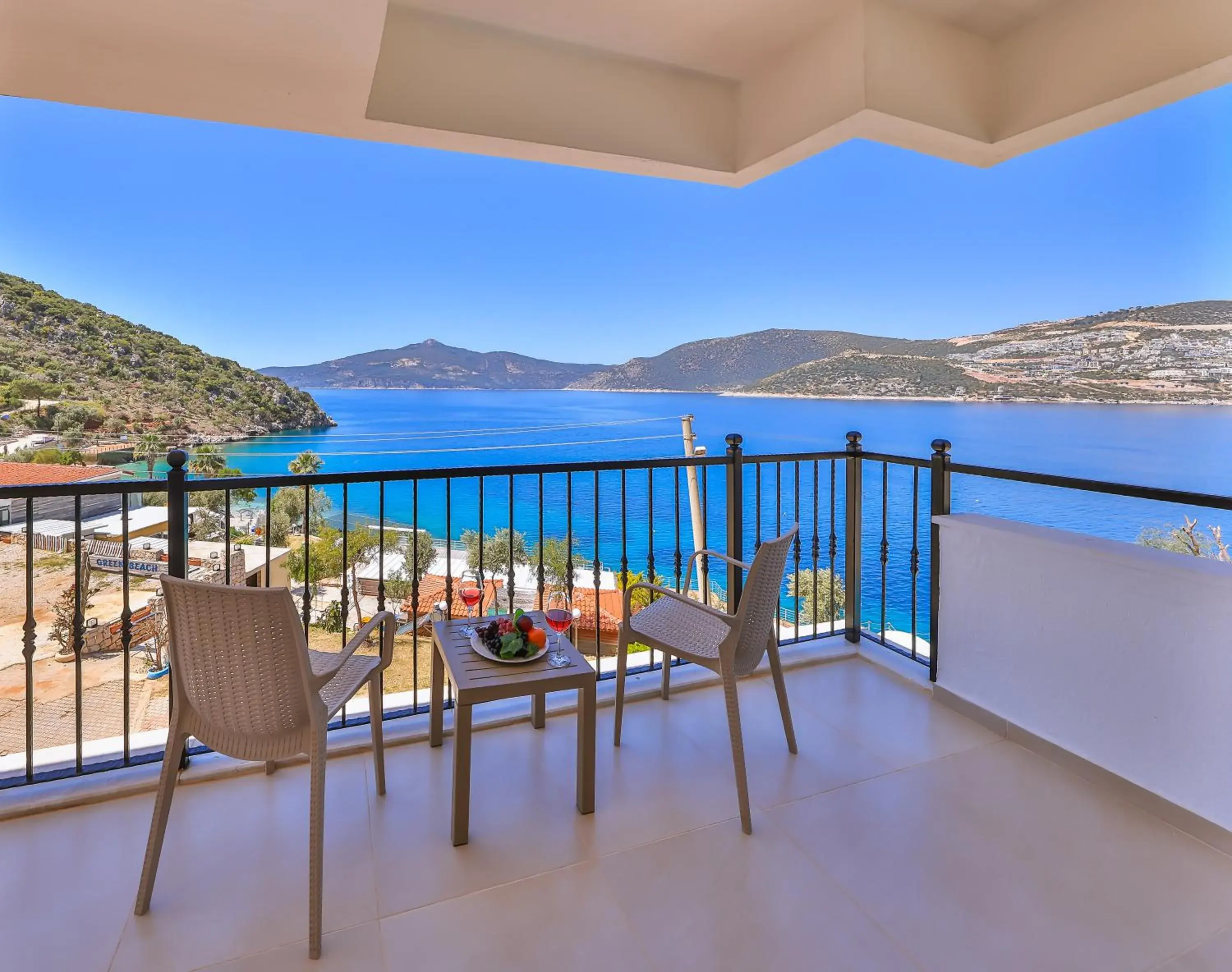 Deluxe Triple Room with Sea View in Kuluhana Hotel & Villas Kalkan Deluxe Triple Room with Sea View in Kuluhana Hotel & Villas Kalkan