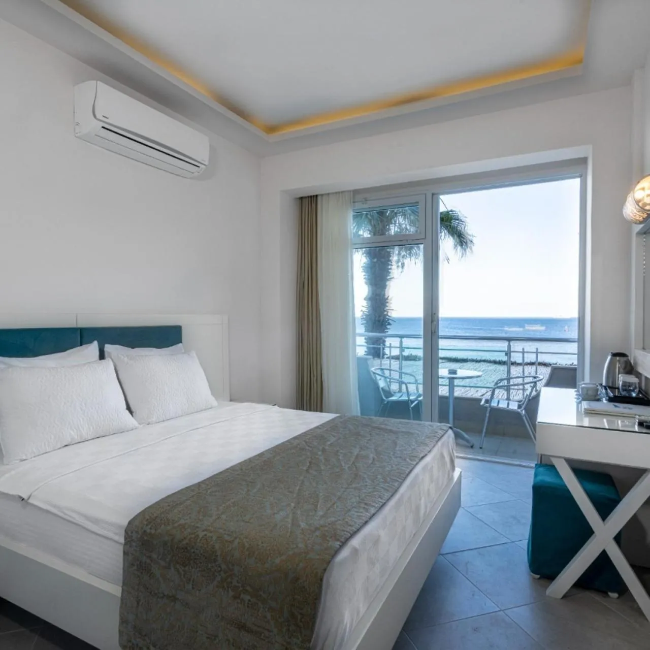 Photo of the whole room, Bed in Hotel Mavi Deniz