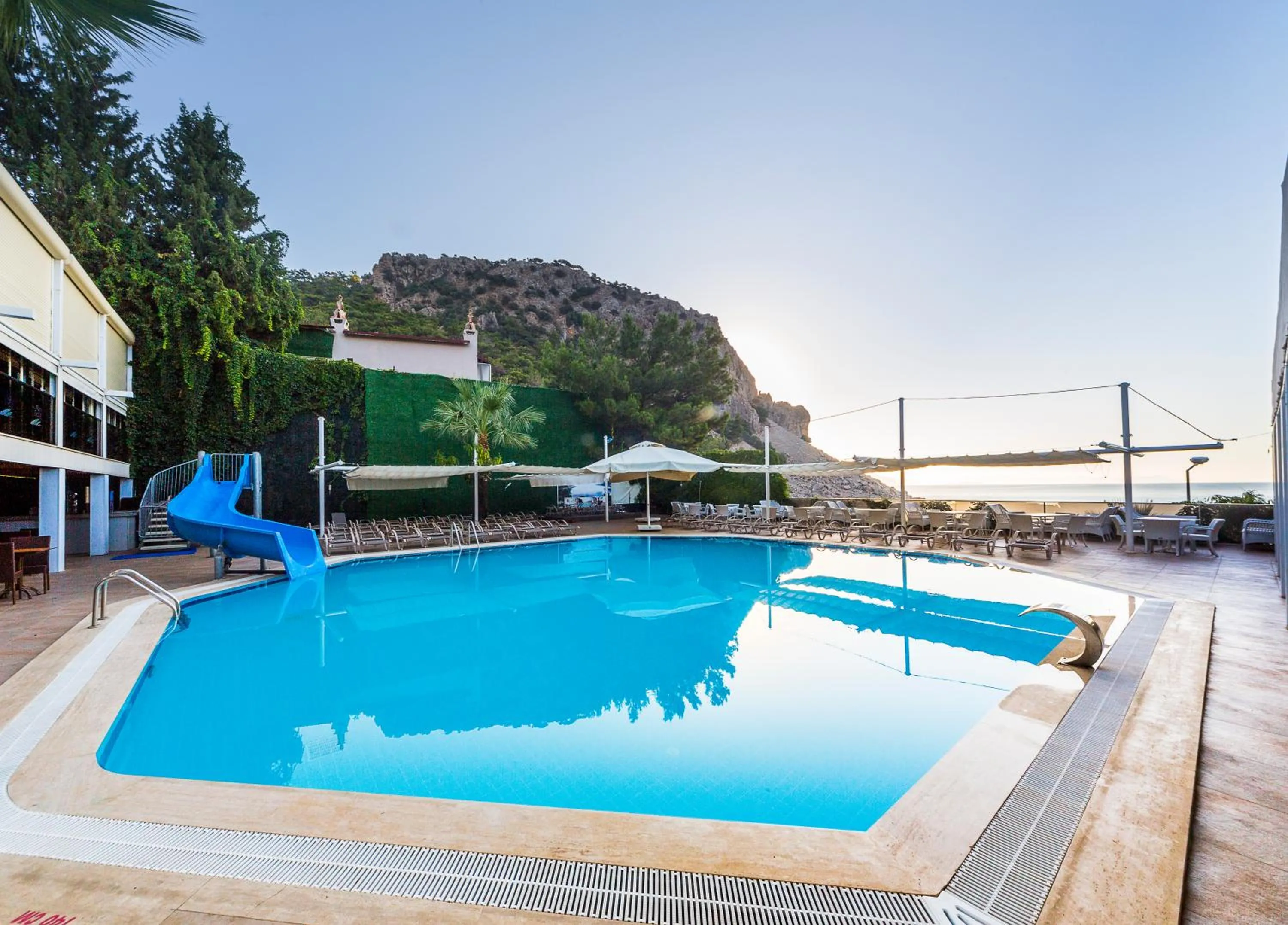 Swimming pool in Hotel Mavi Deniz