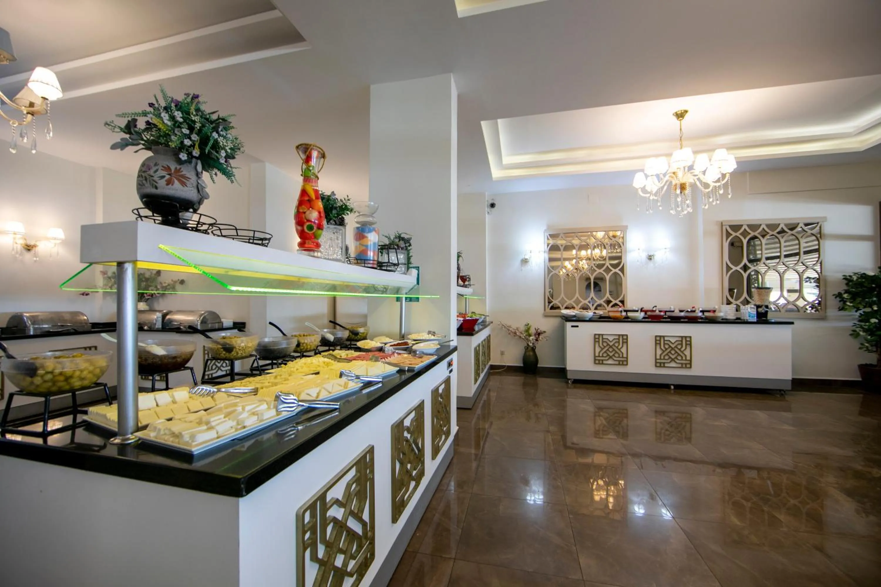 Buffet breakfast in Hotel Mavi Deniz