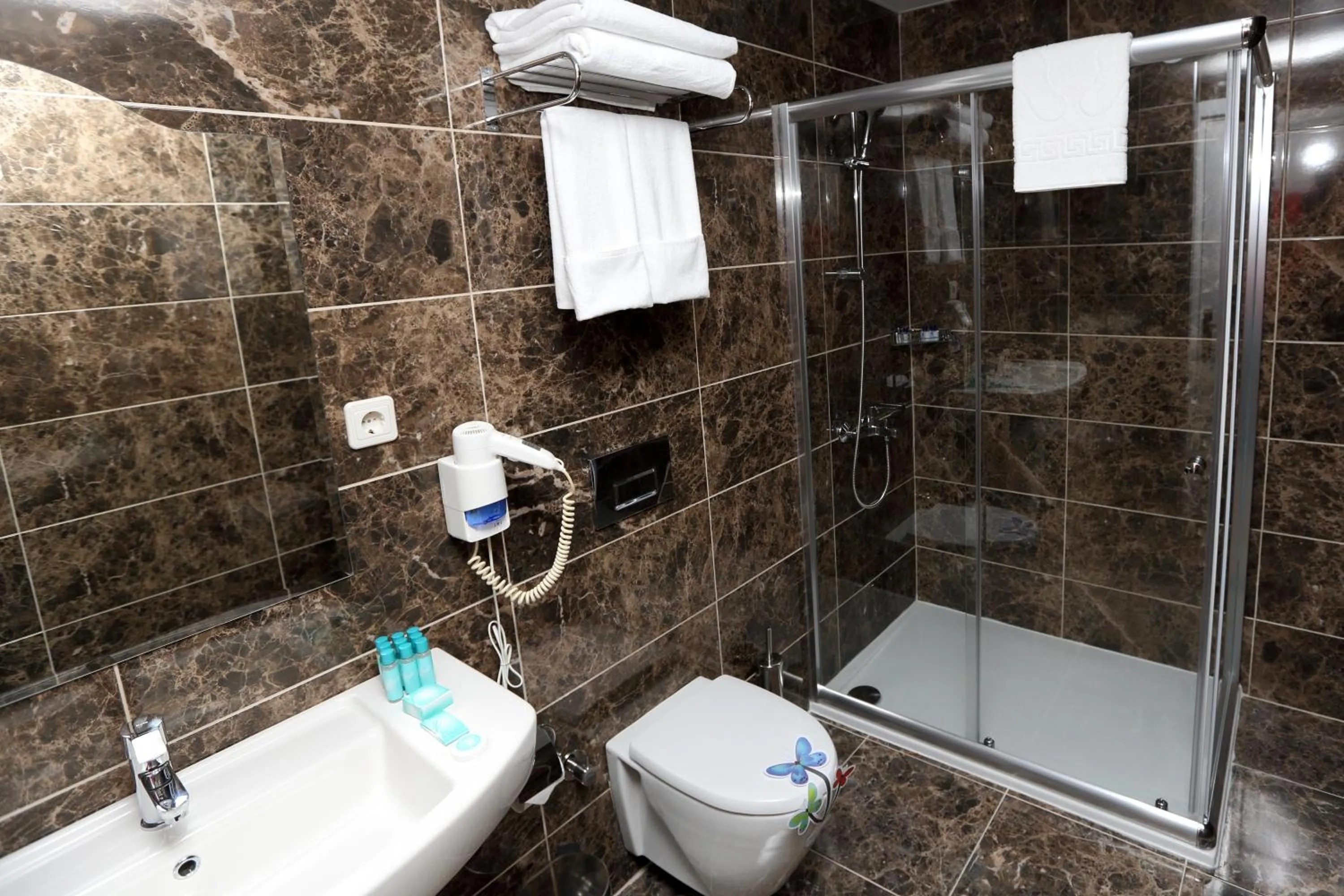 Shower in Hotel Mavi Deniz
