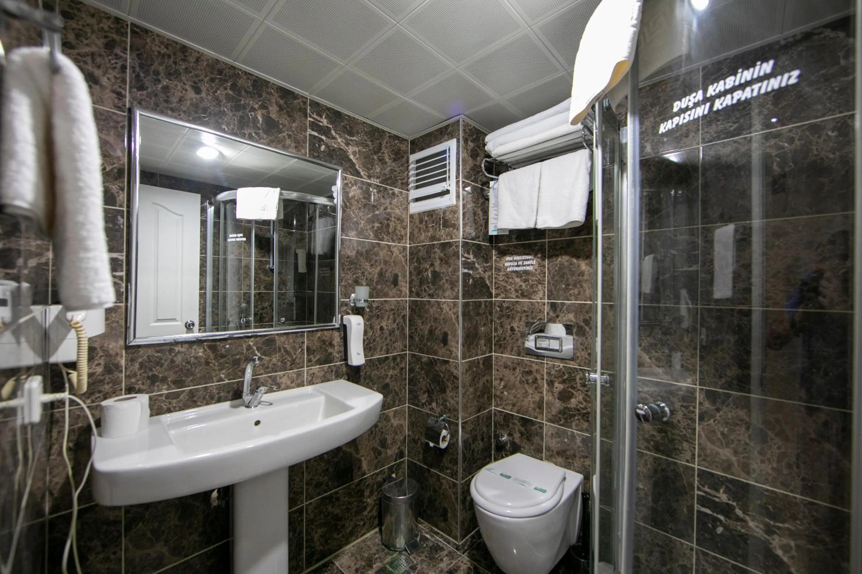 Shower in Hotel Mavi Deniz