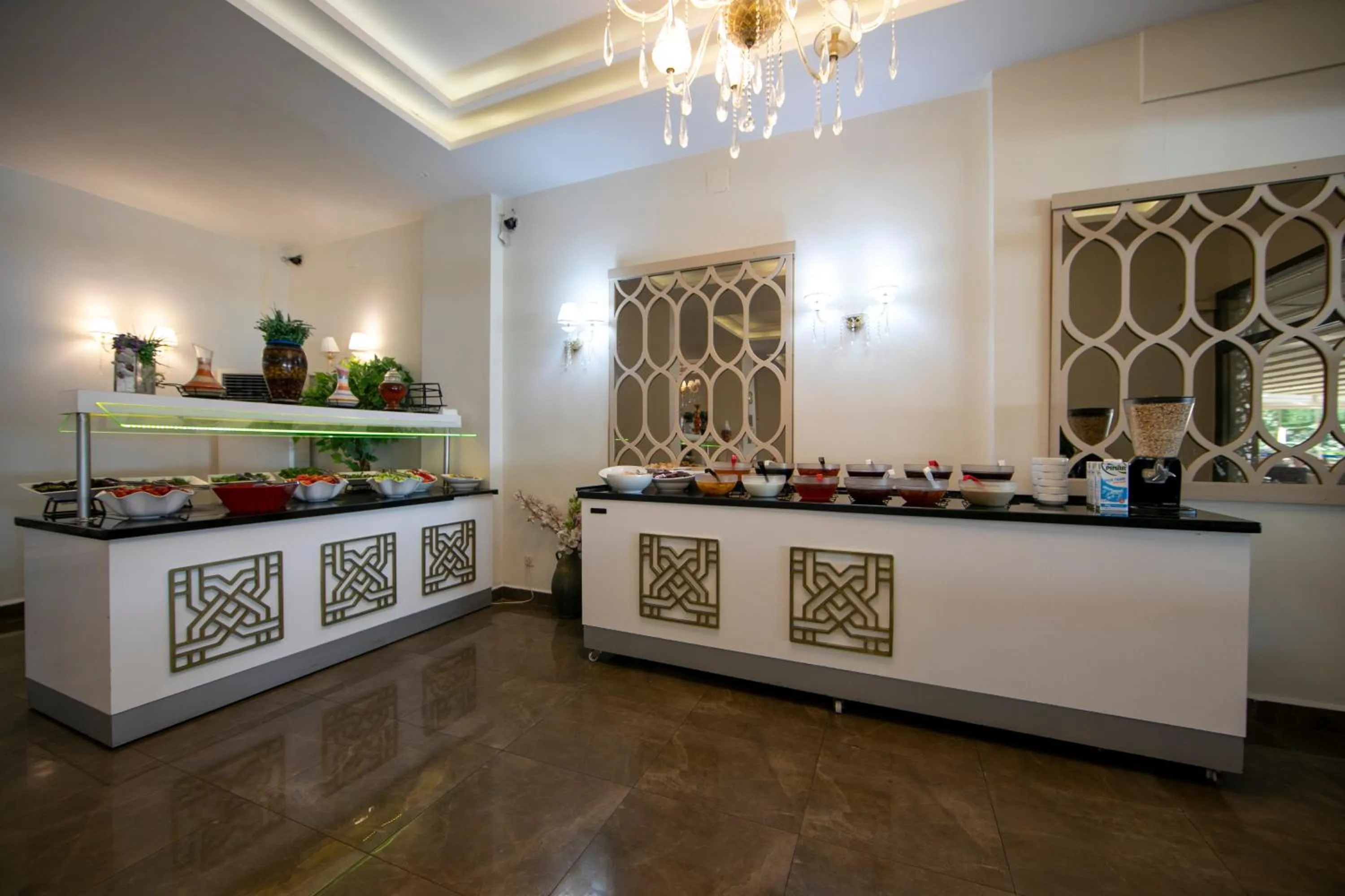 Buffet breakfast in Hotel Mavi Deniz