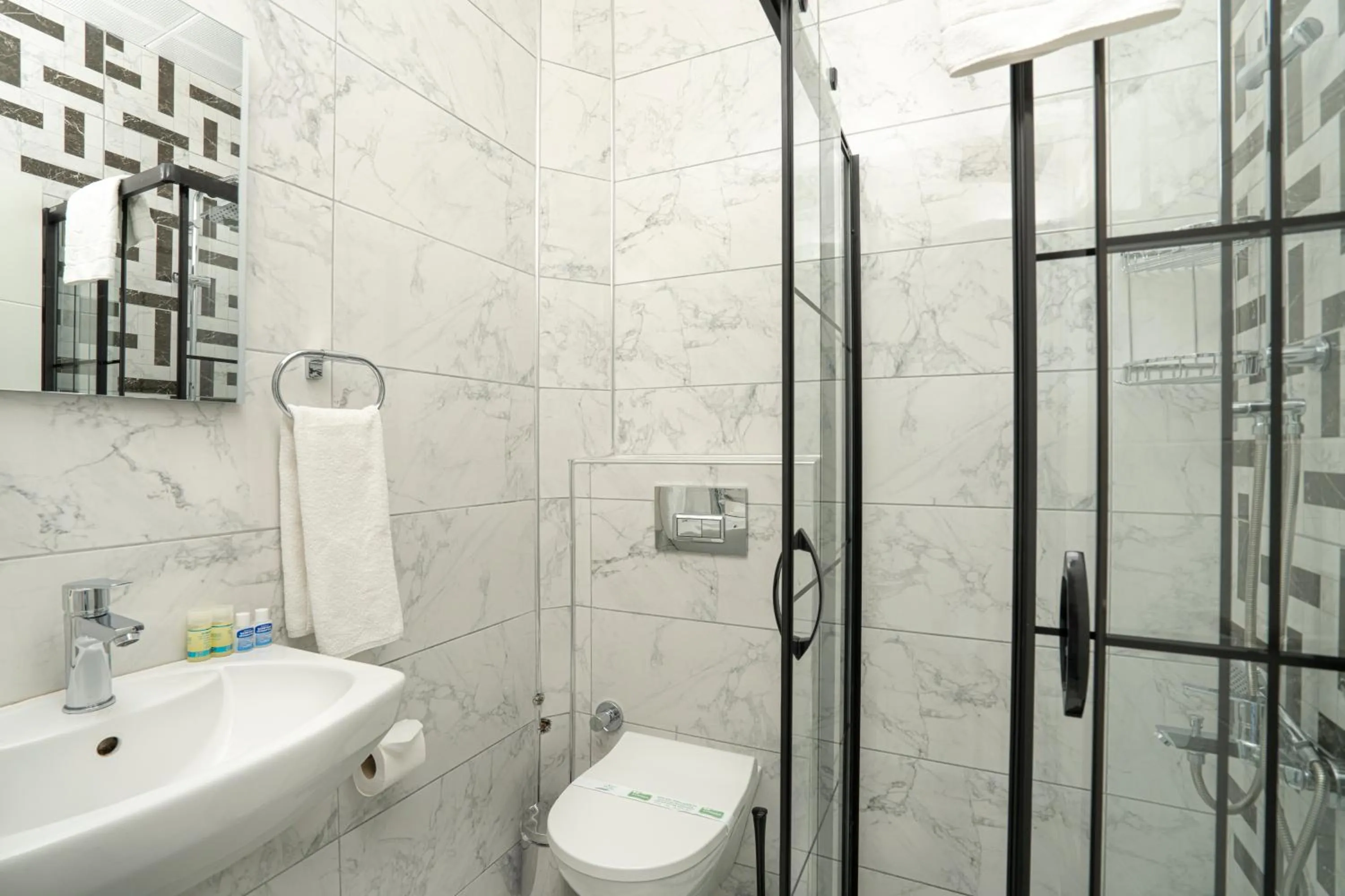Shower in Hotel Mavi Deniz