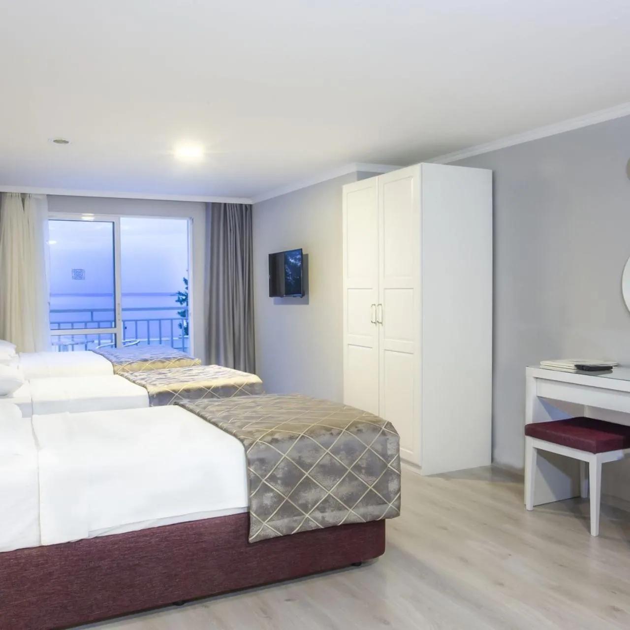 TV and multimedia, Bed in Hotel Mavi Deniz